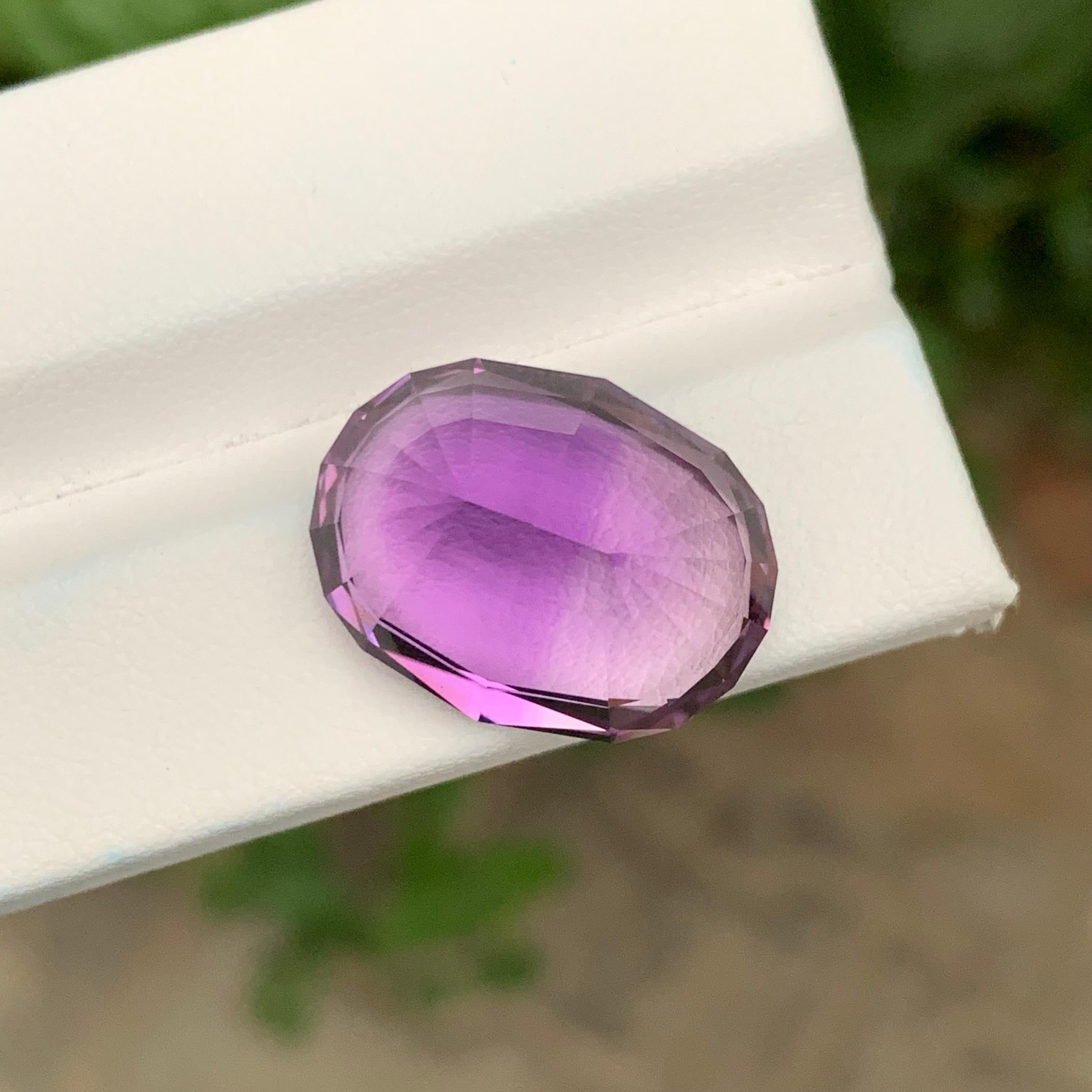 Women's or Men's 18.15 Carats Oval Shape Loose Amethyst Gemstone For Sale