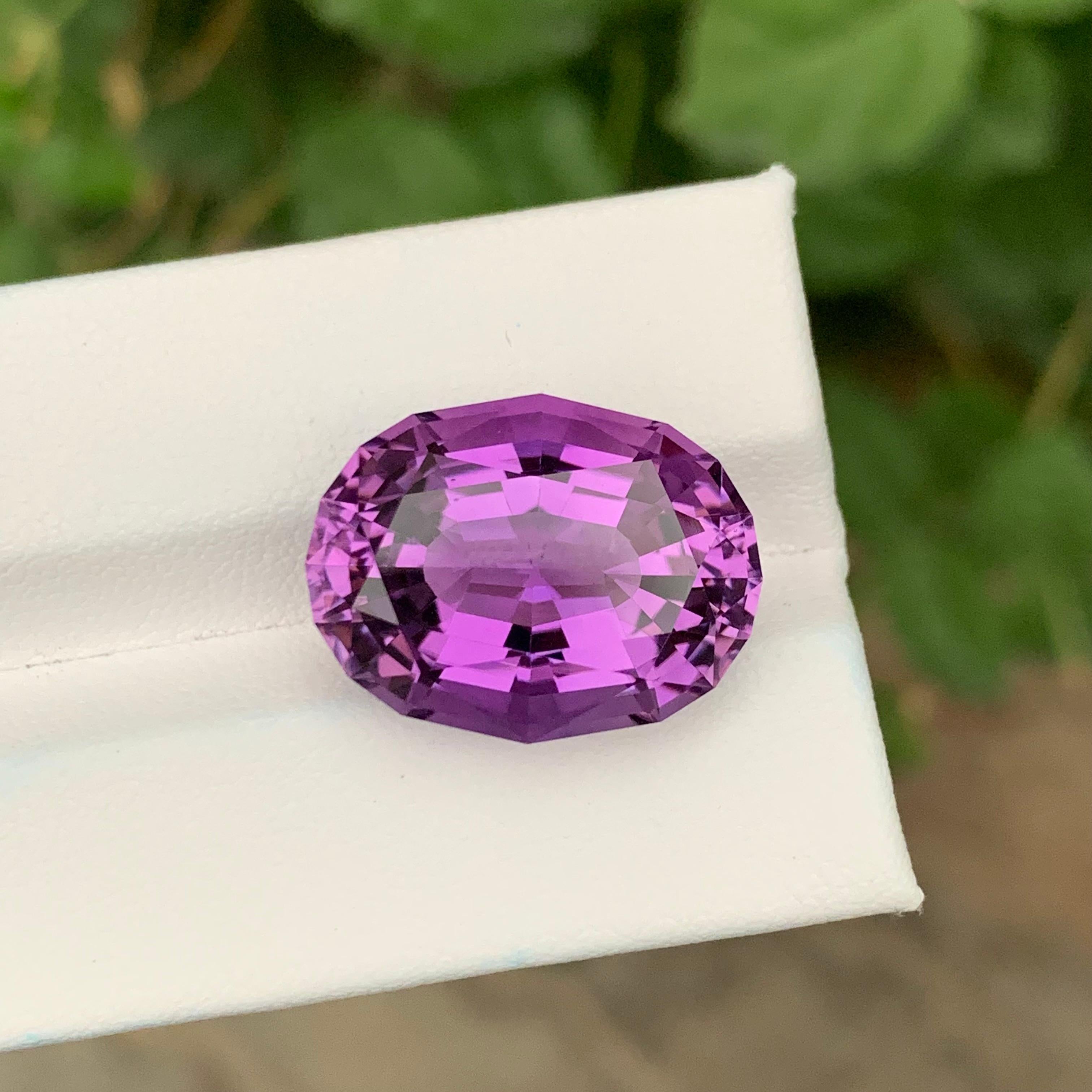 18.15 Carats Oval Shape Loose Amethyst Gemstone For Sale 3