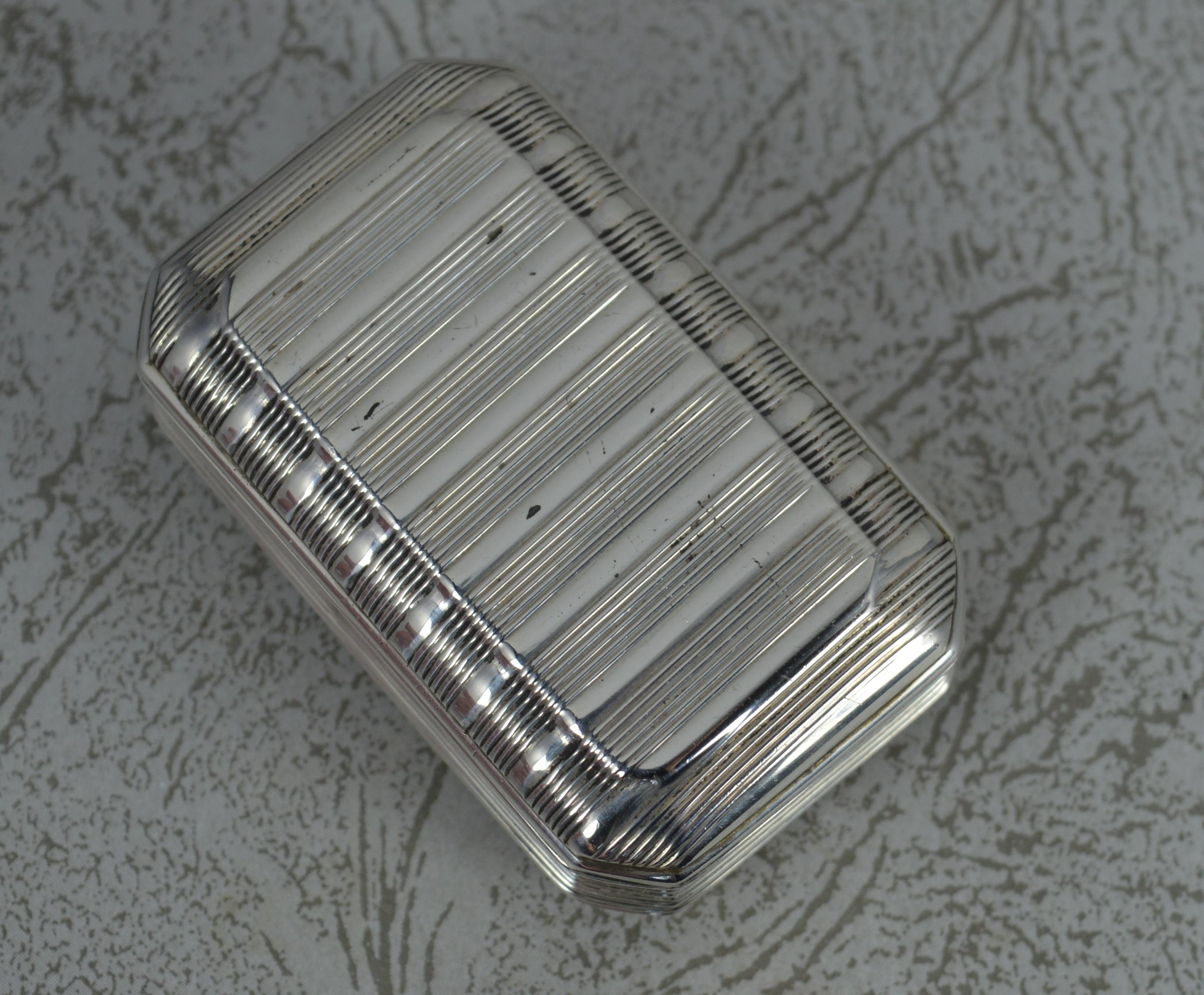 1816 George III Hallmarked Silver Snuff Box with Ribbed Finish 2