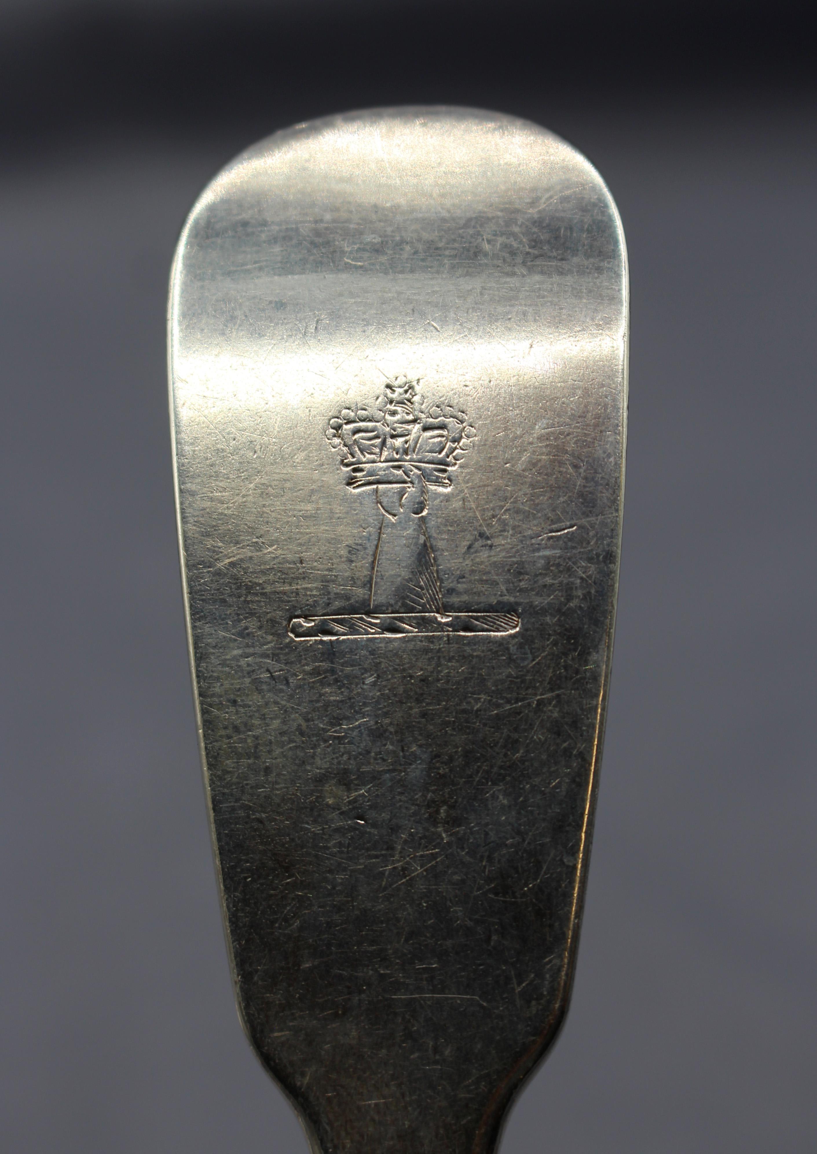 Irlandese 1816 Set di 4 cucchiai da portata irlandesi in argento Sterling di James Scott in vendita