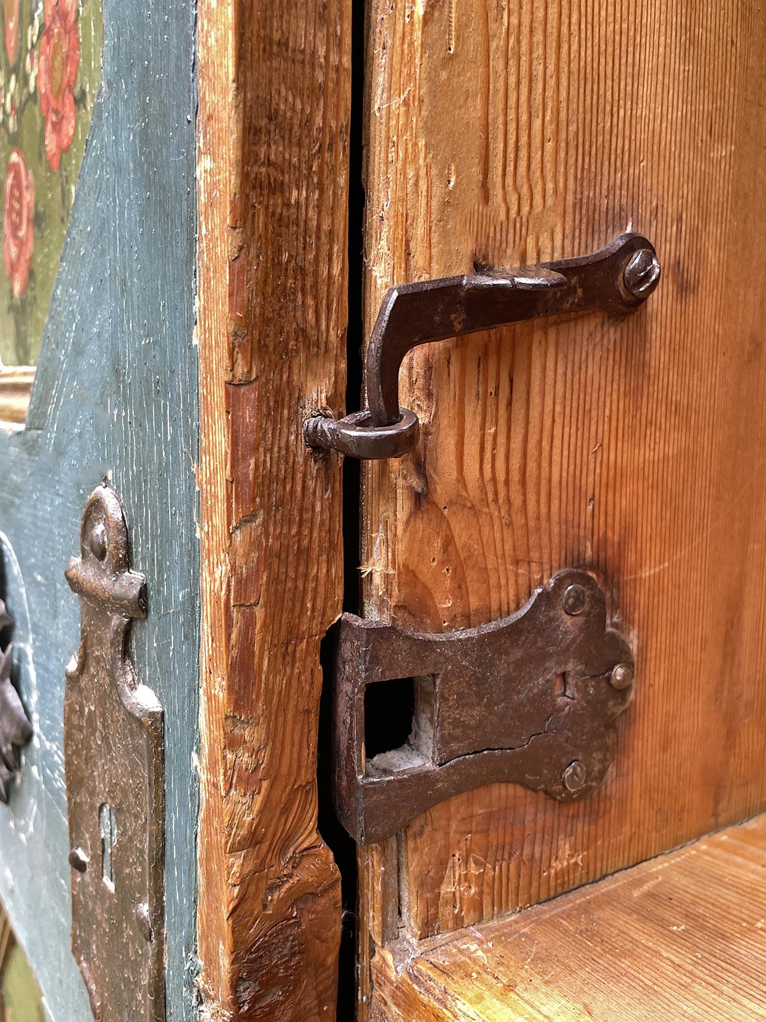 1819 Blu Floral Painted Cabinet, Central Europe 5