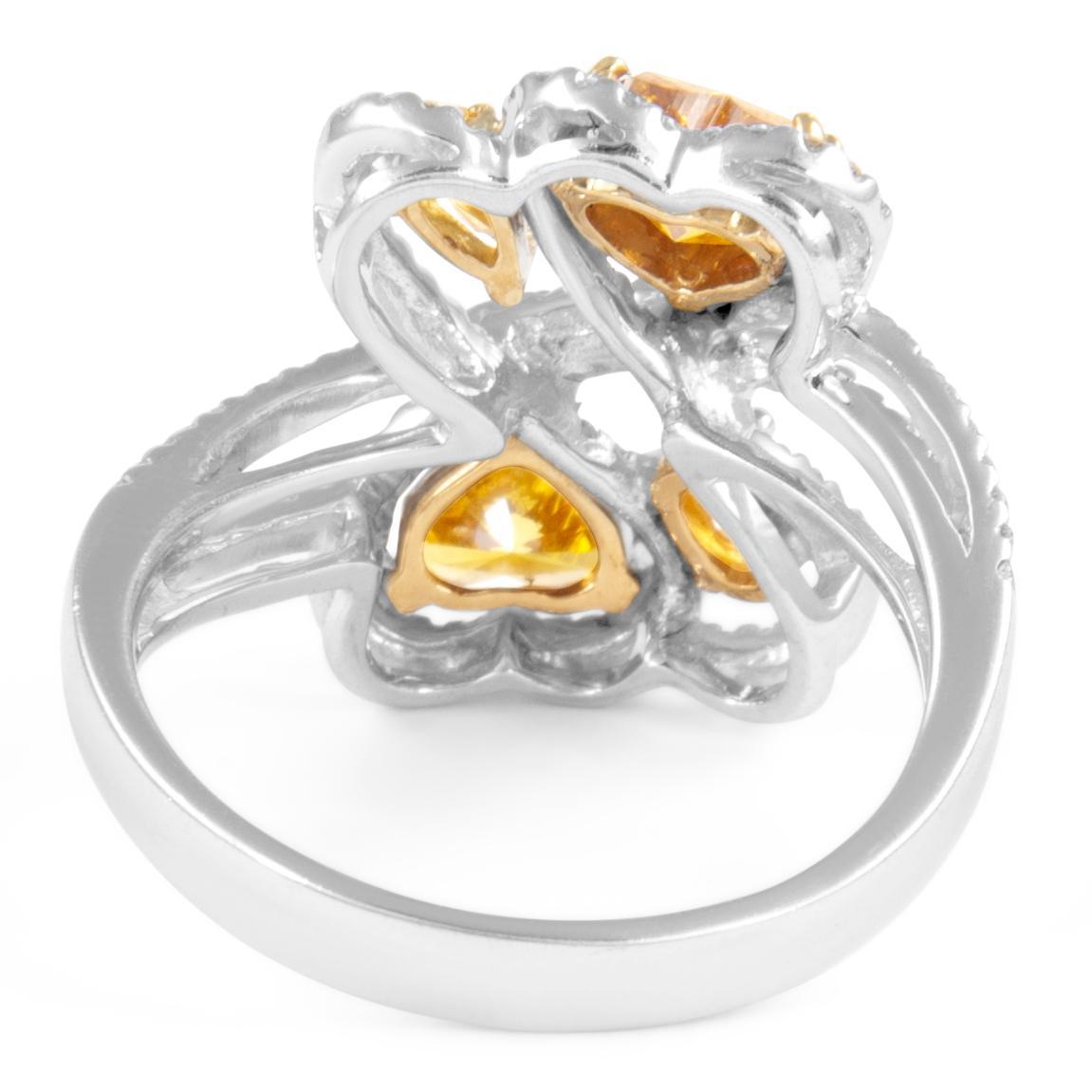 Anello con motivo a cuore di diamanti giallo bruno-verdastro da 1,81 carati 18k In condizioni Nuovo in vendita a BEVERLY HILLS, CA