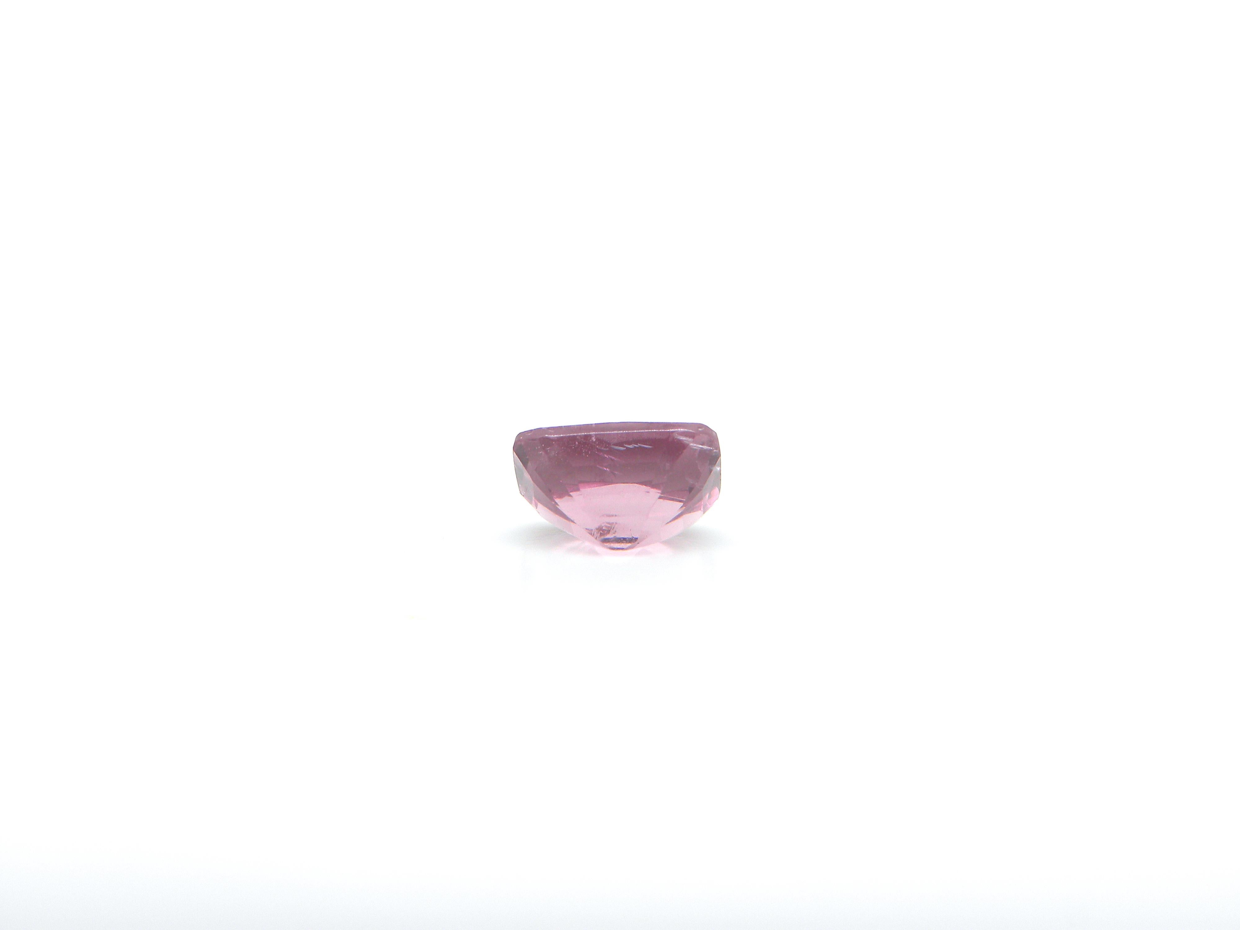1,82 Karat lila-rosa Spinell, nicht erhitzt, im Kissenschliff im Angebot 4