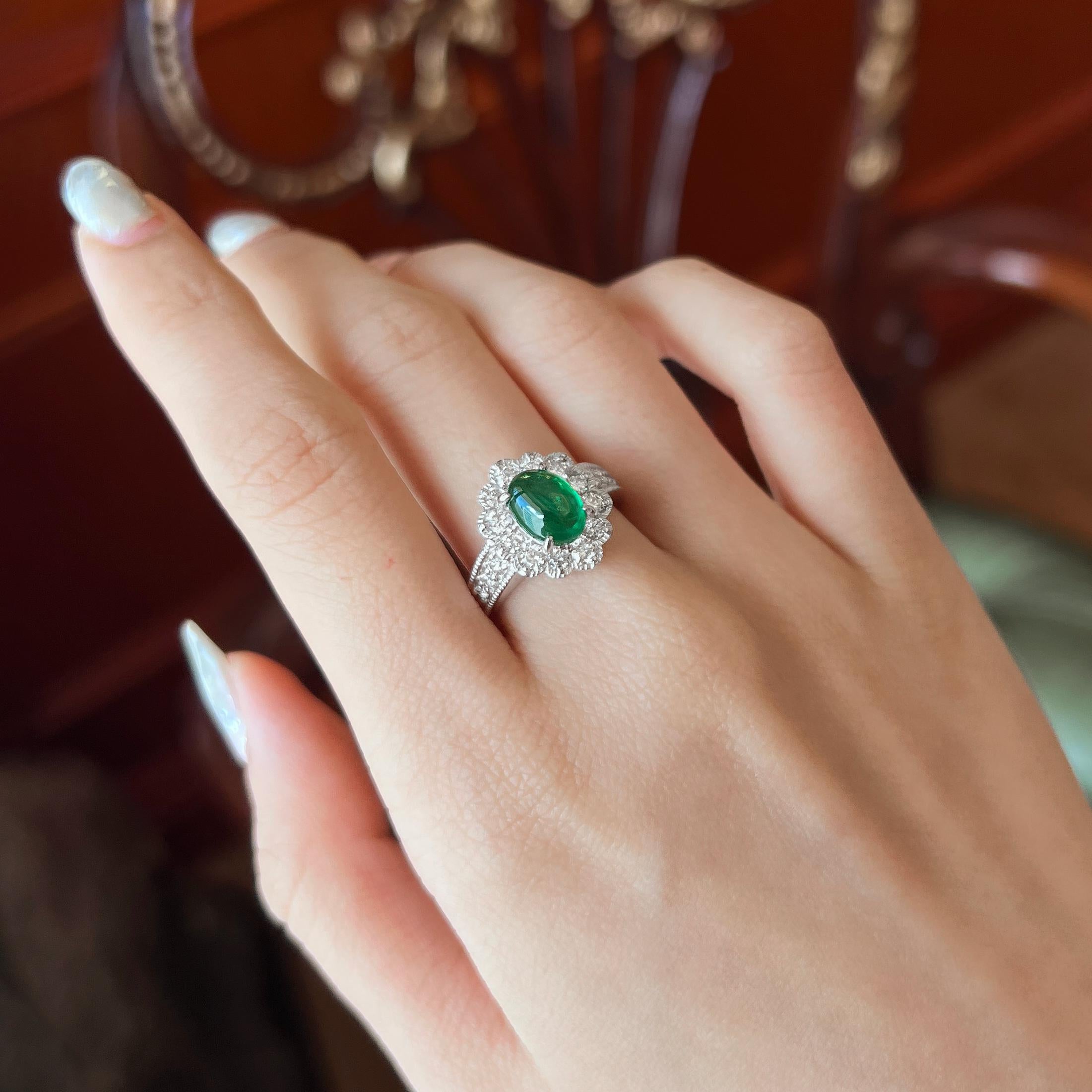 Women's or Men's 1.82 Carat Colombian Emerald & 0.83 Carat White Diamond PT 900 Simple Ring For Sale