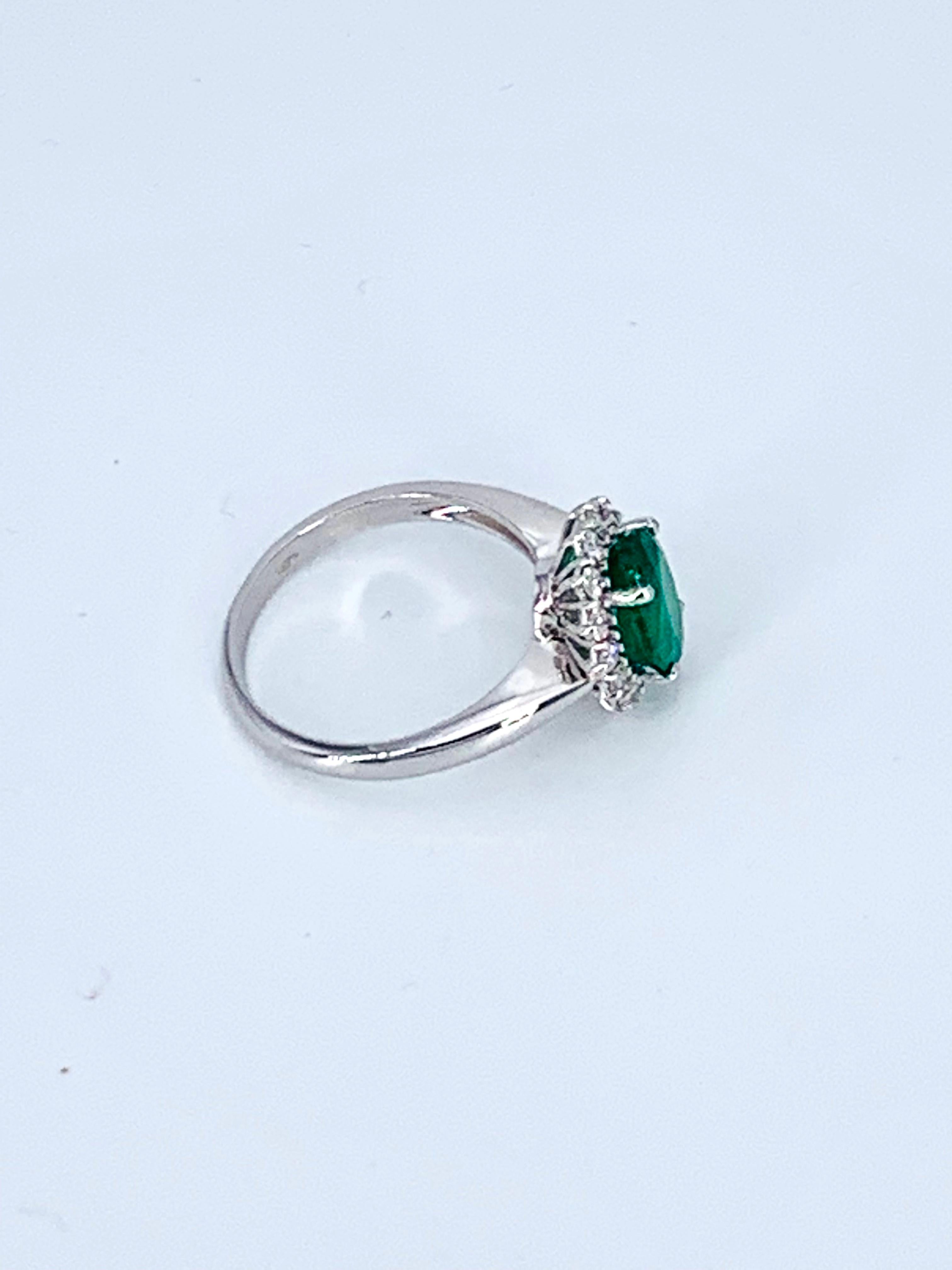 1.82 Carat Colombian Emerald and Diamond 18Kt White Gold Halo Unisex Ring In New Condition In Florence, IT