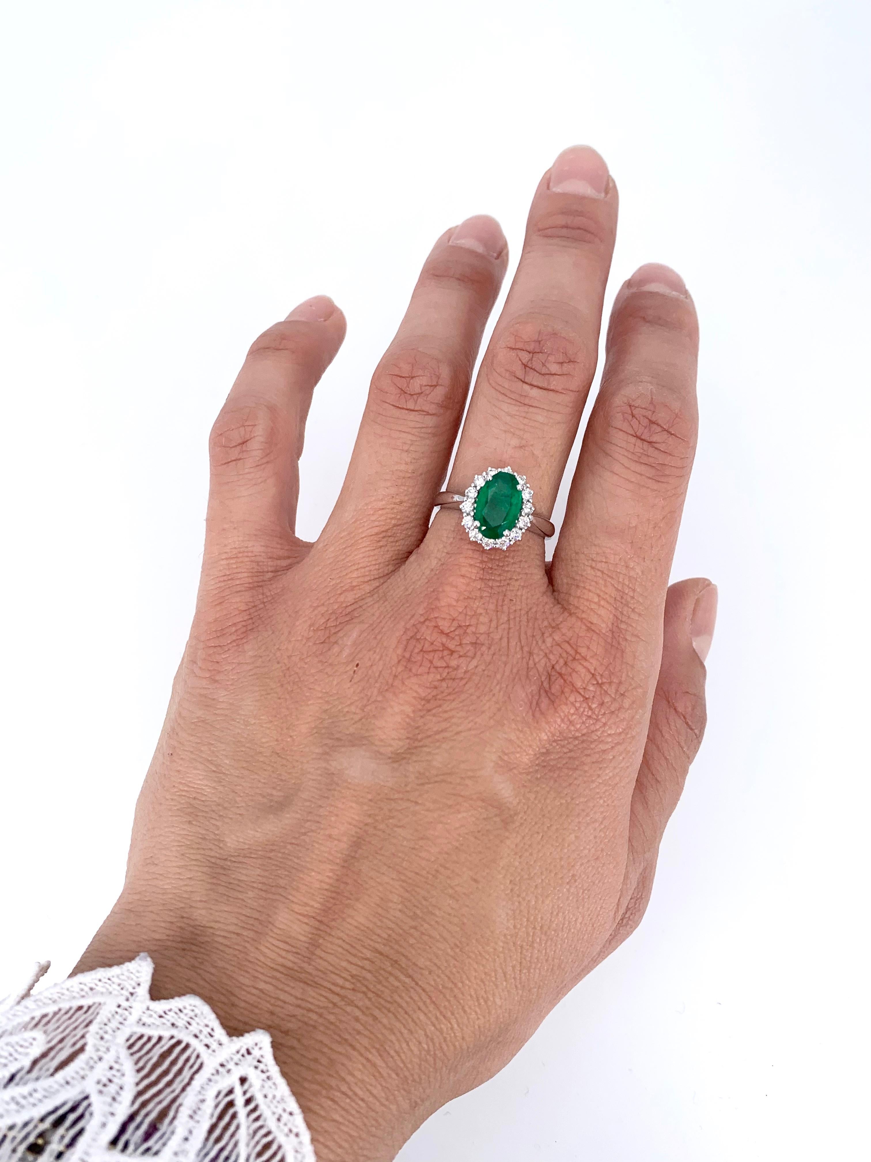 Women's 1.82 Carat Colombian Emerald and Diamond 18Kt White Gold Halo Unisex Ring
