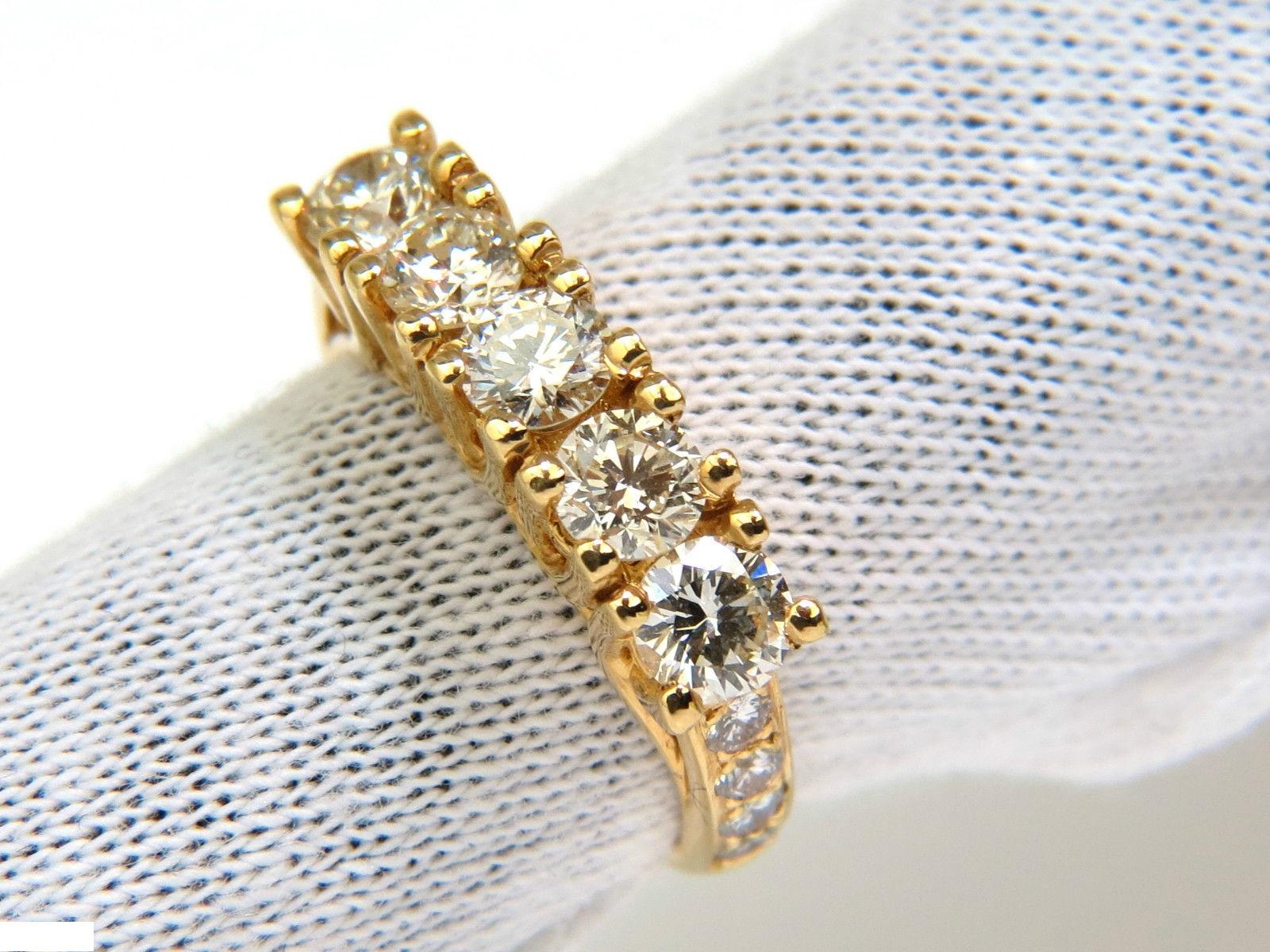 1.82 Carat Diamonds Band Ring with Pave on Shoulders Raised 14 Karat For Sale 4