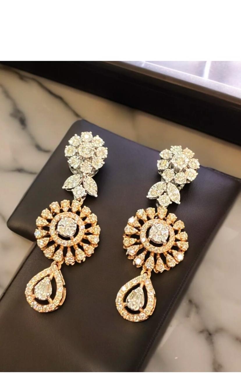 Taglio misto Orecchini in oro con fiori di diamanti naturali da 1,82 carati in vendita