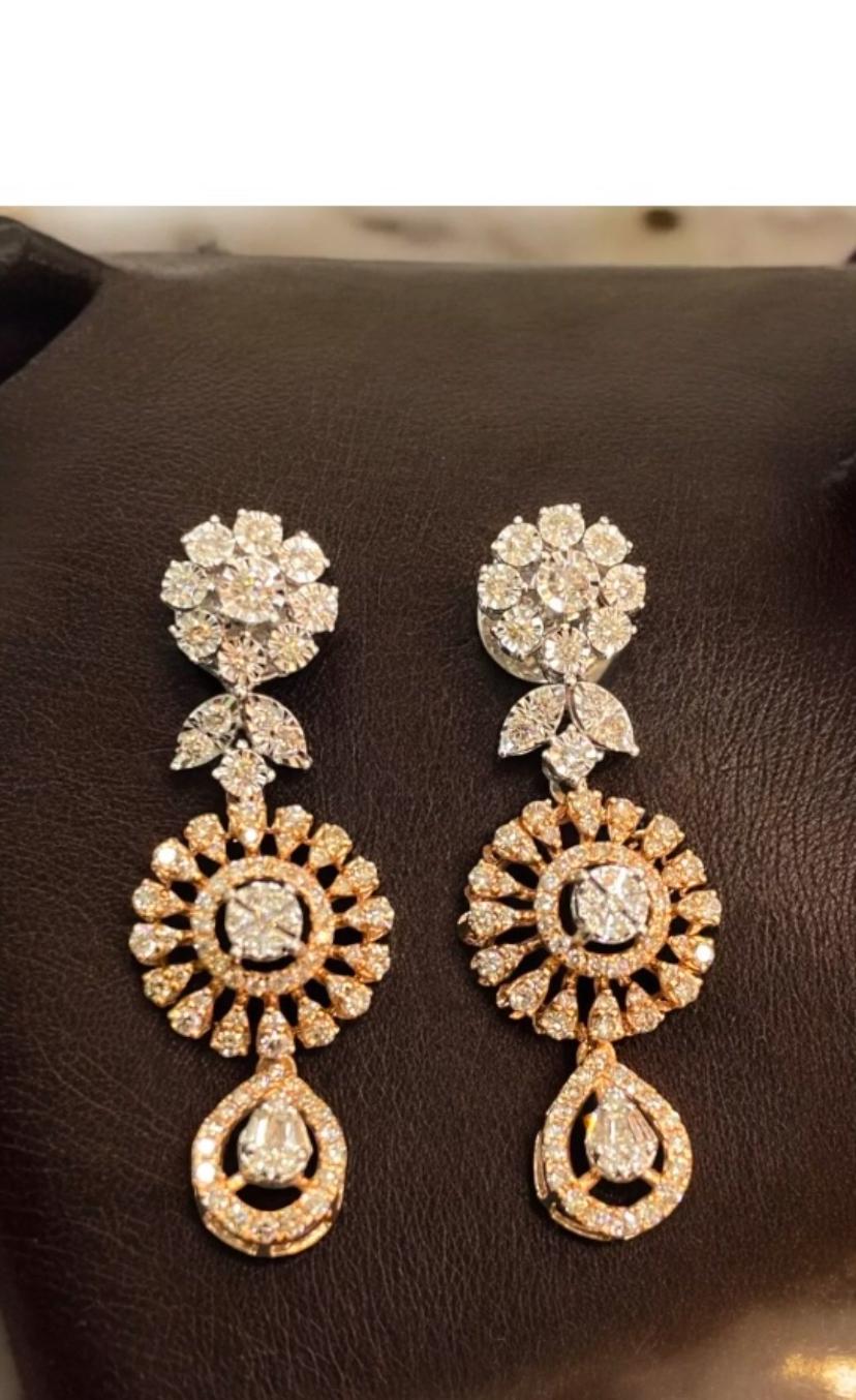 Orecchini in oro con fiori di diamanti naturali da 1,82 carati In condizioni Nuovo in vendita a Massafra, IT