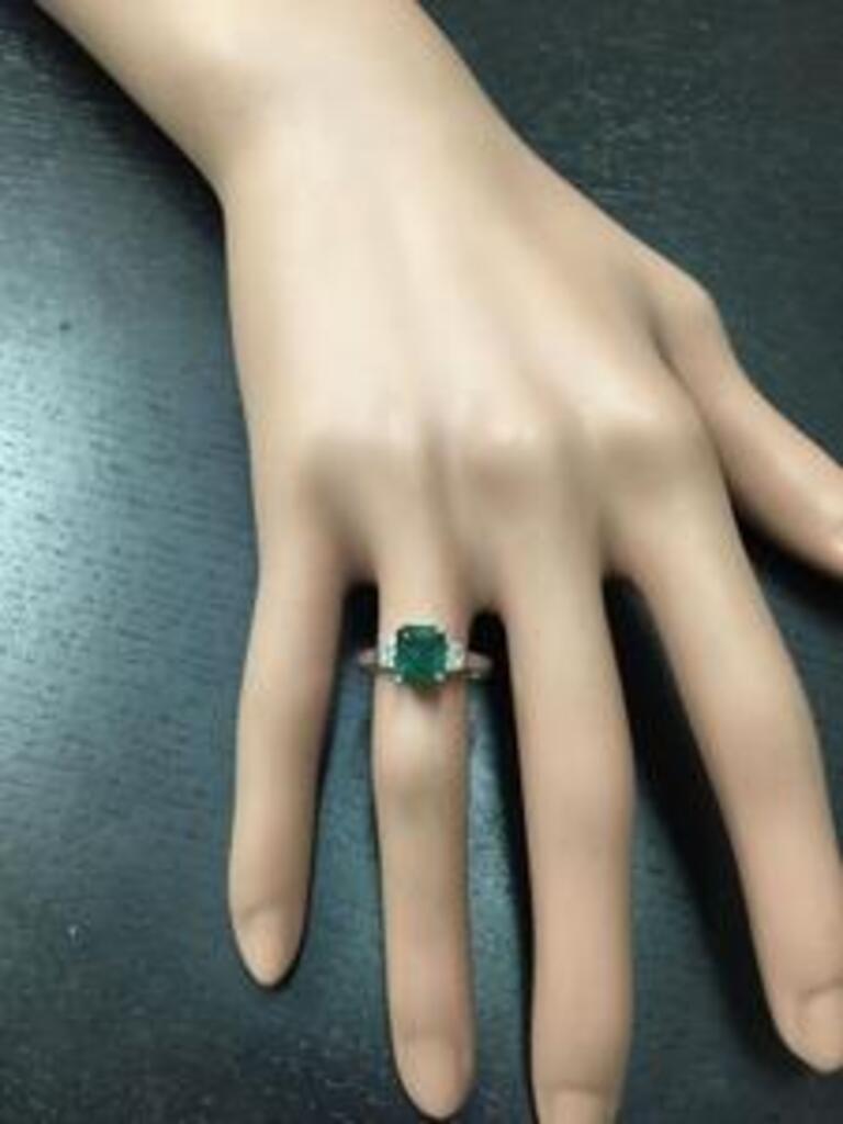 1.82 Carat Natural Emerald and Diamond 14 Karat Solid White Gold Ring For Sale 1