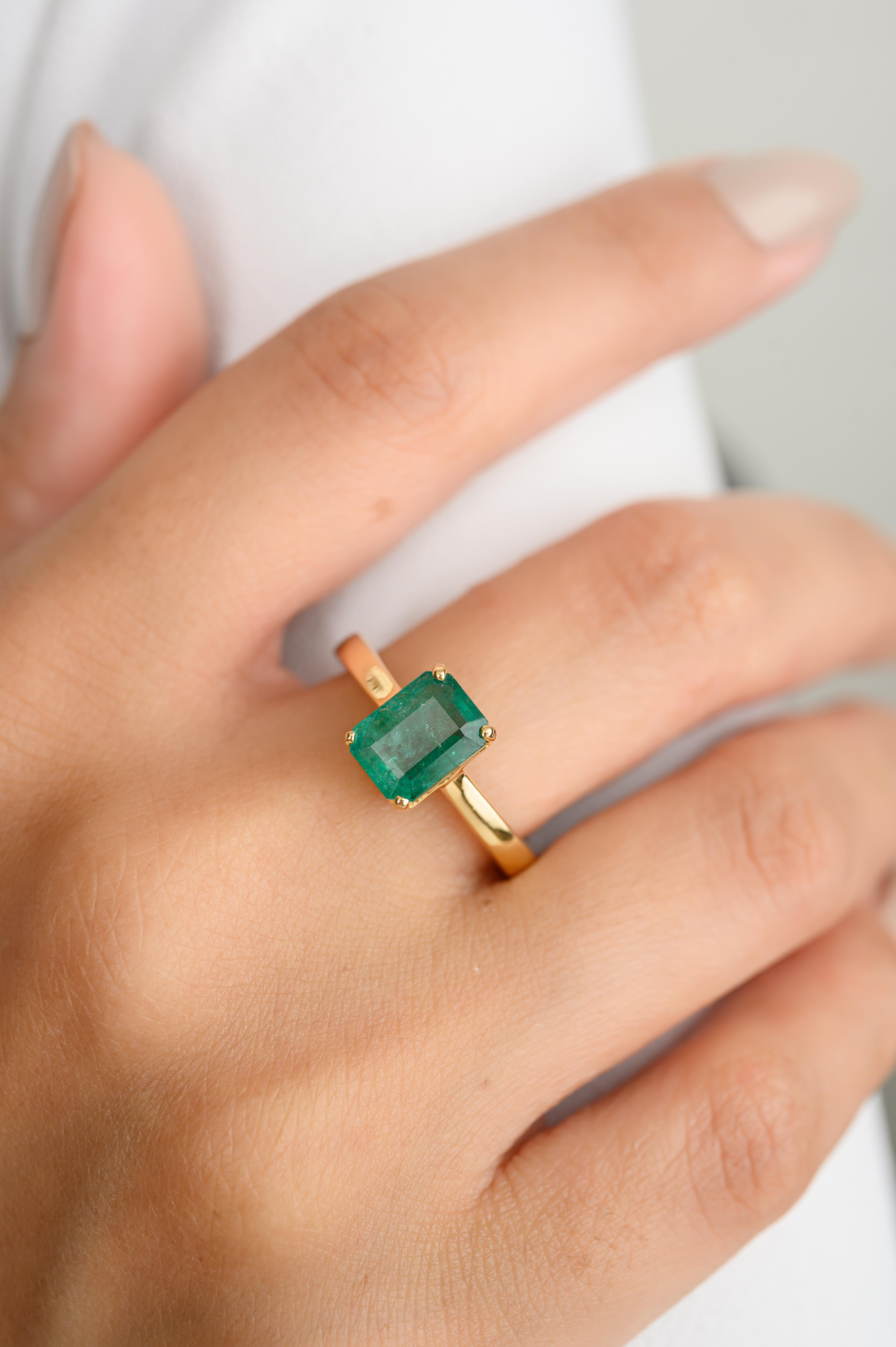 En vente :  1.82 Carat Octagon Emerald Solitaire Unisex en or jaune massif 18k 2