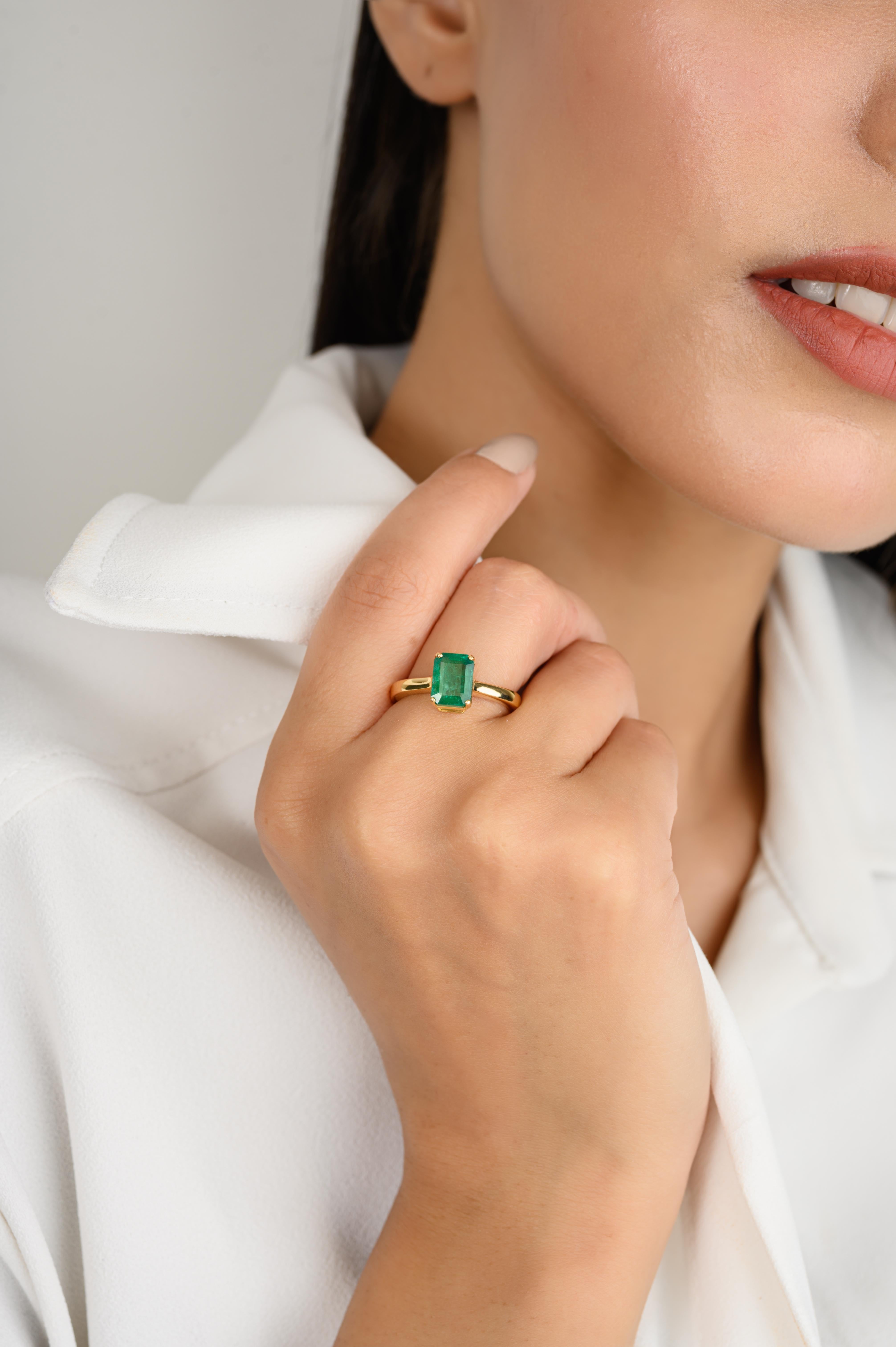 En vente :  1.82 Carat Octagon Emerald Solitaire Unisex en or jaune massif 18k 4