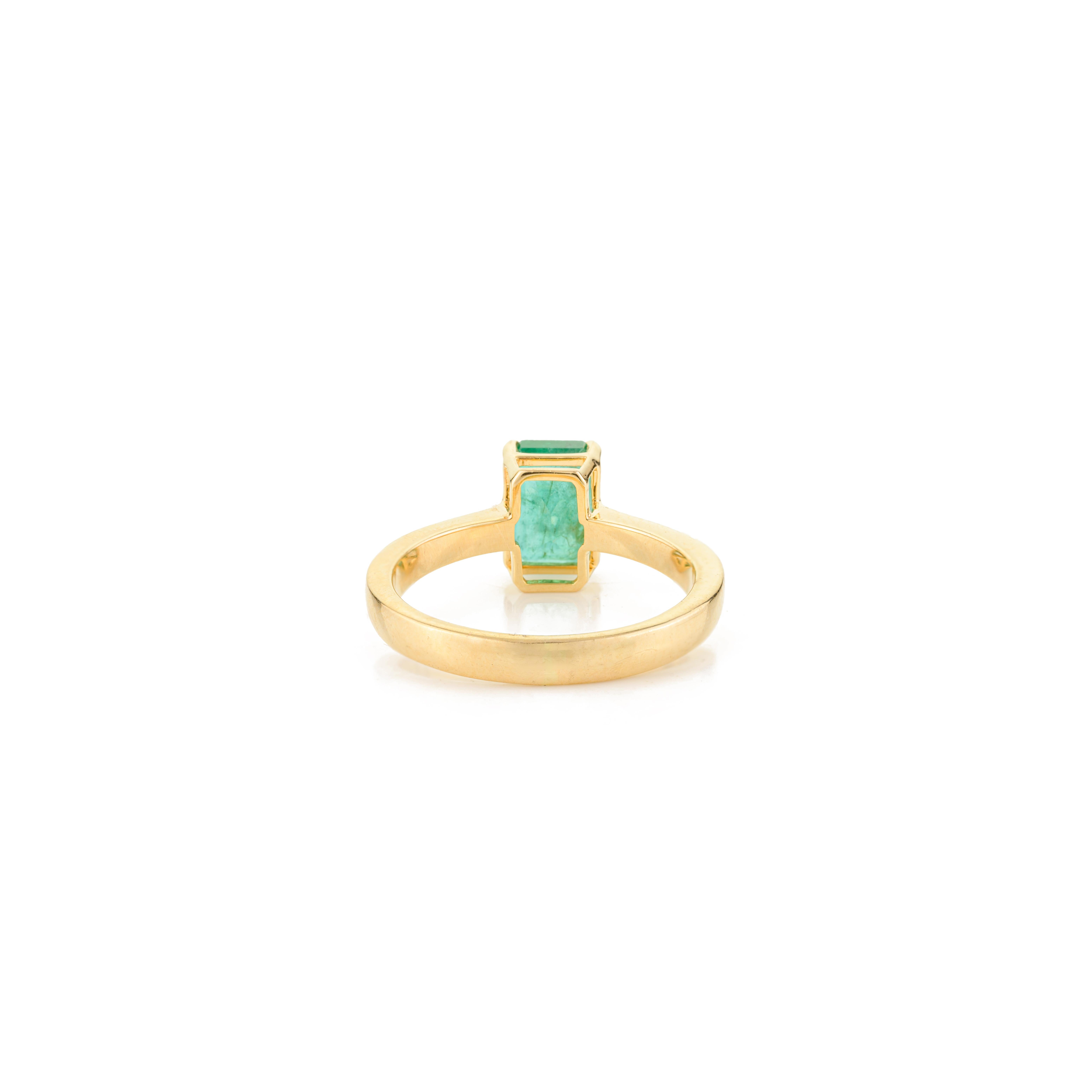 En vente :  1.82 Carat Octagon Emerald Solitaire Unisex en or jaune massif 18k 5