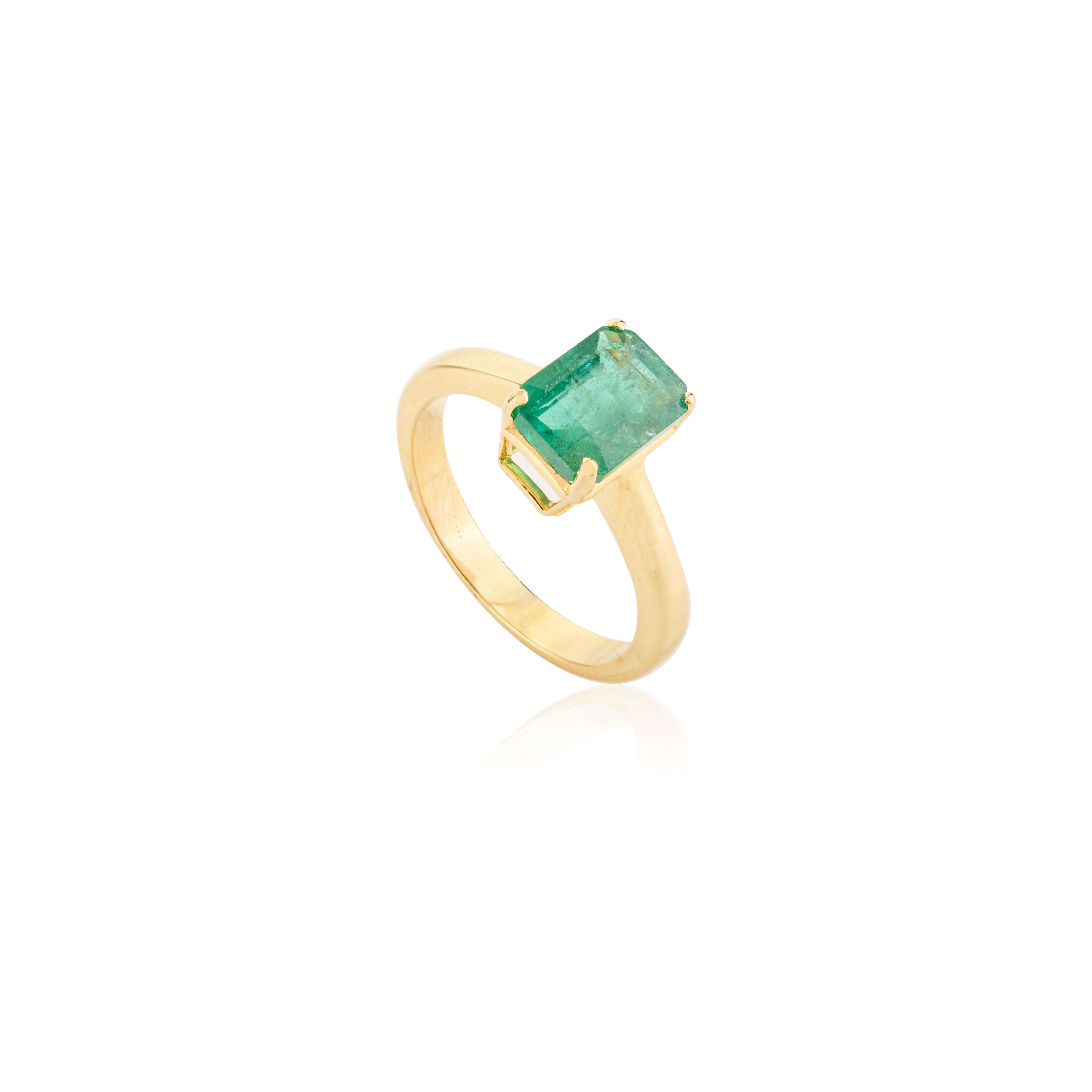 En vente :  1.82 Carat Octagon Emerald Solitaire Unisex en or jaune massif 18k 7