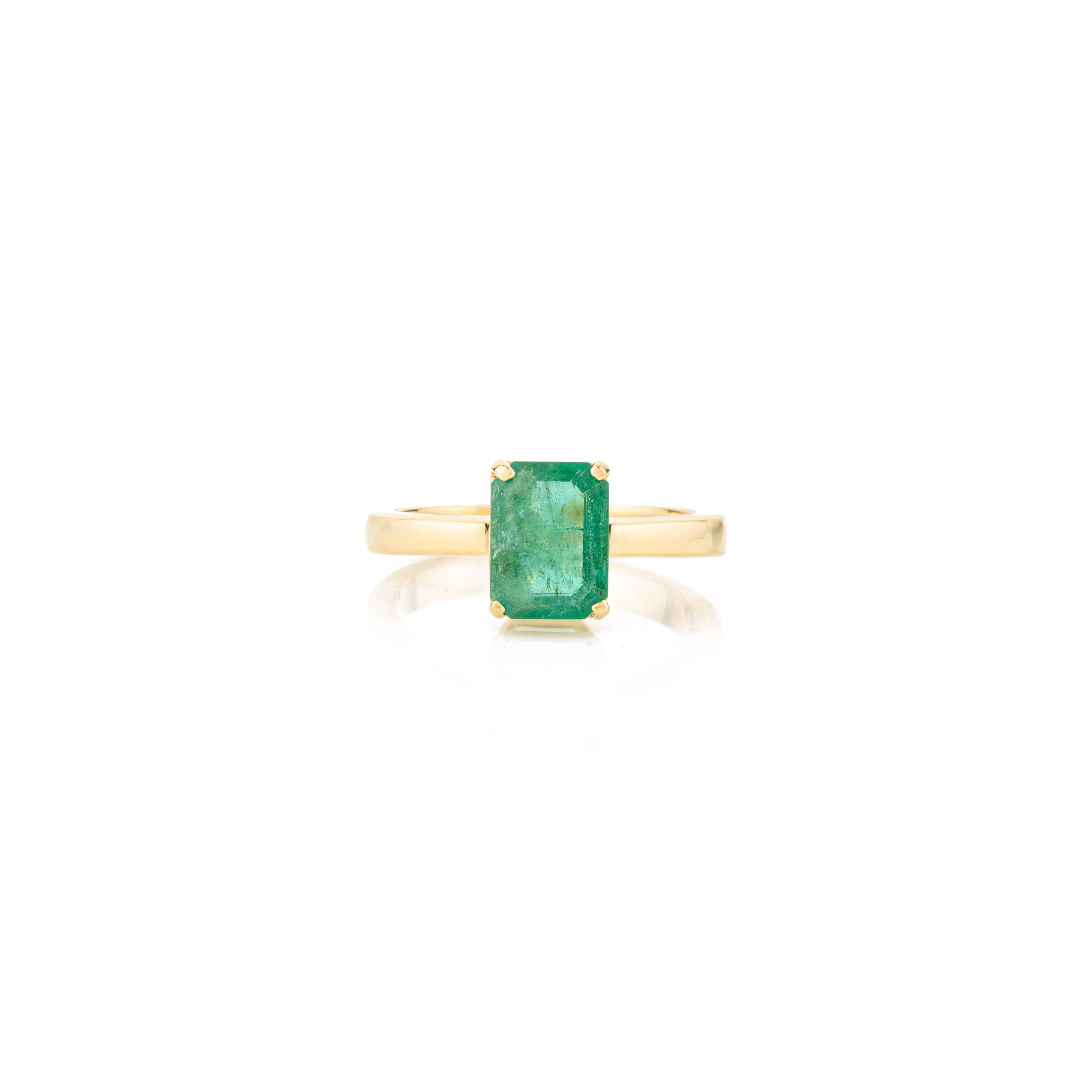 En vente :  1.82 Carat Octagon Emerald Solitaire Unisex en or jaune massif 18k 8