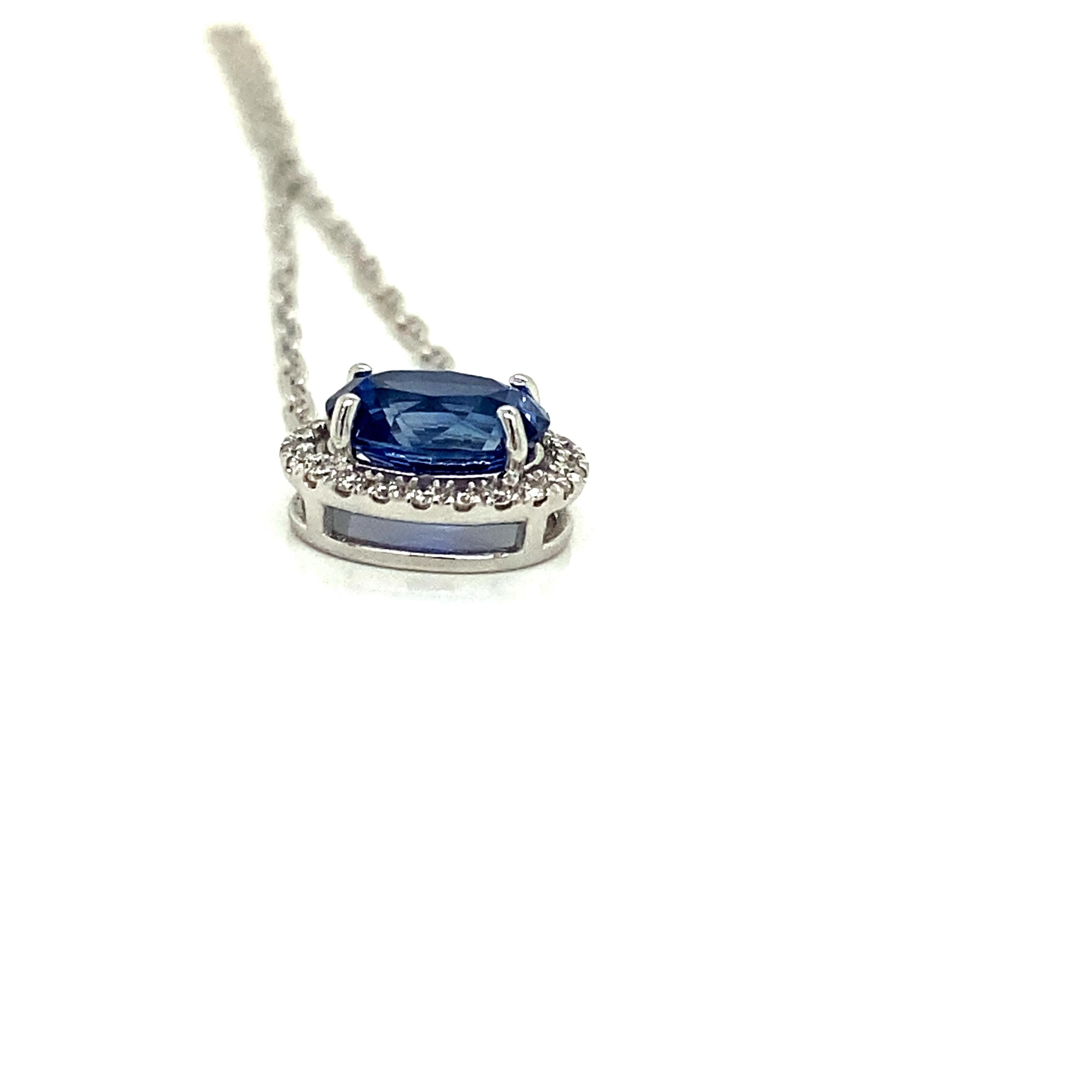1.82Carat Vivid Blue Sapphire and Diamond Pendant Necklace In New Condition For Sale In Hong Kong, HK