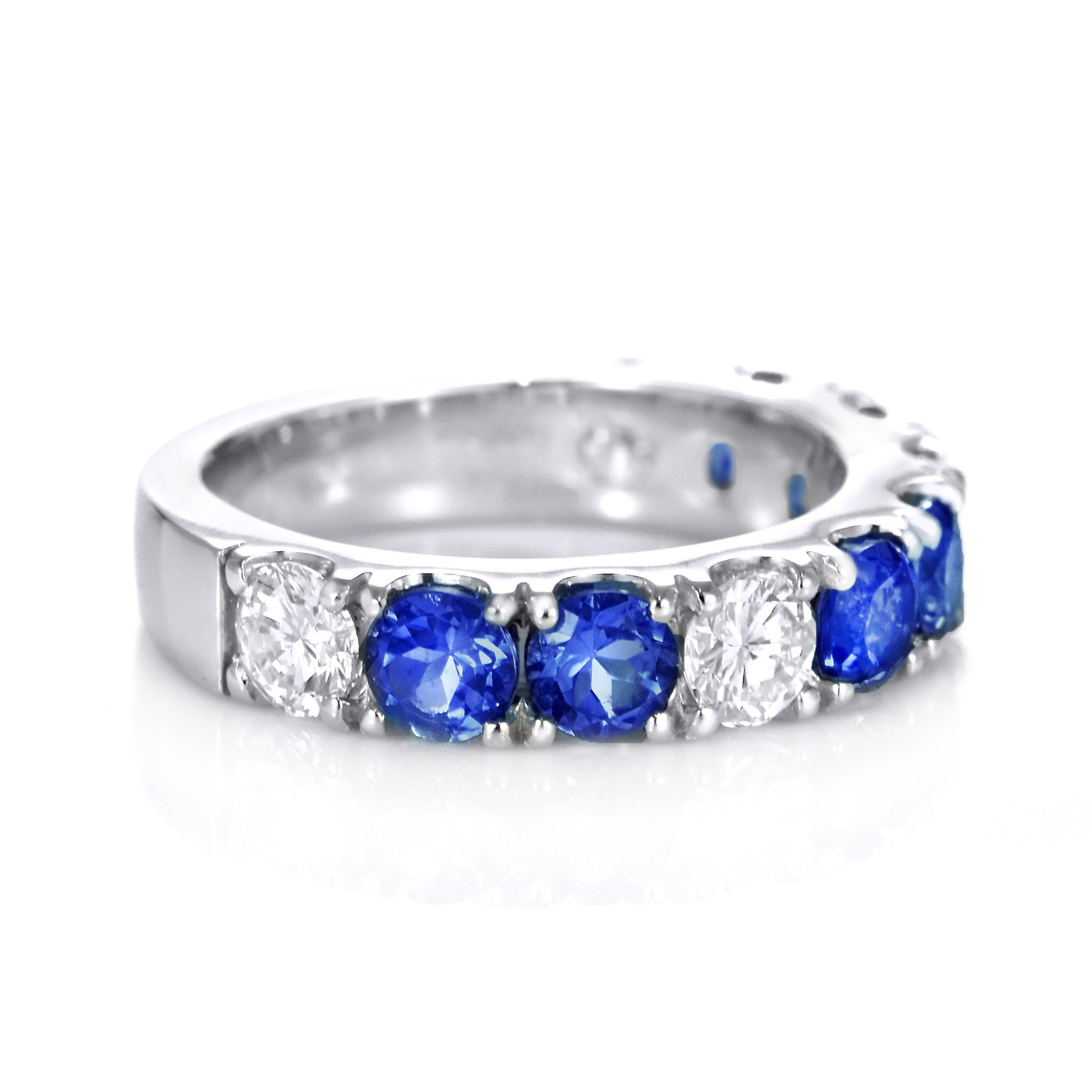 Moderno Anello mezza eternità con zaffiro e diamante da 1,82 carati in platino in vendita
