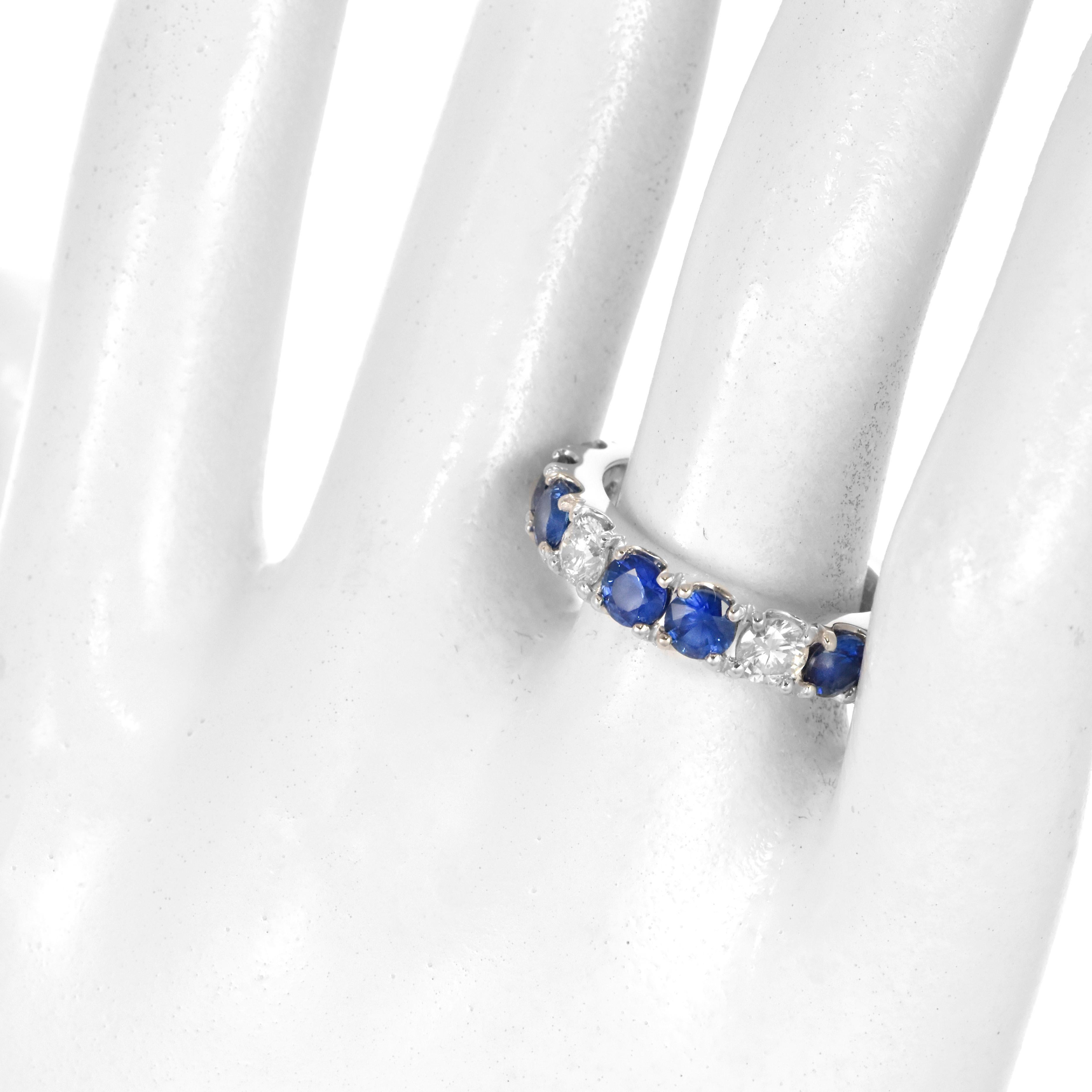 Anello mezza eternità con zaffiro e diamante da 1,82 carati in platino In condizioni Nuovo in vendita a Tokyo, JP