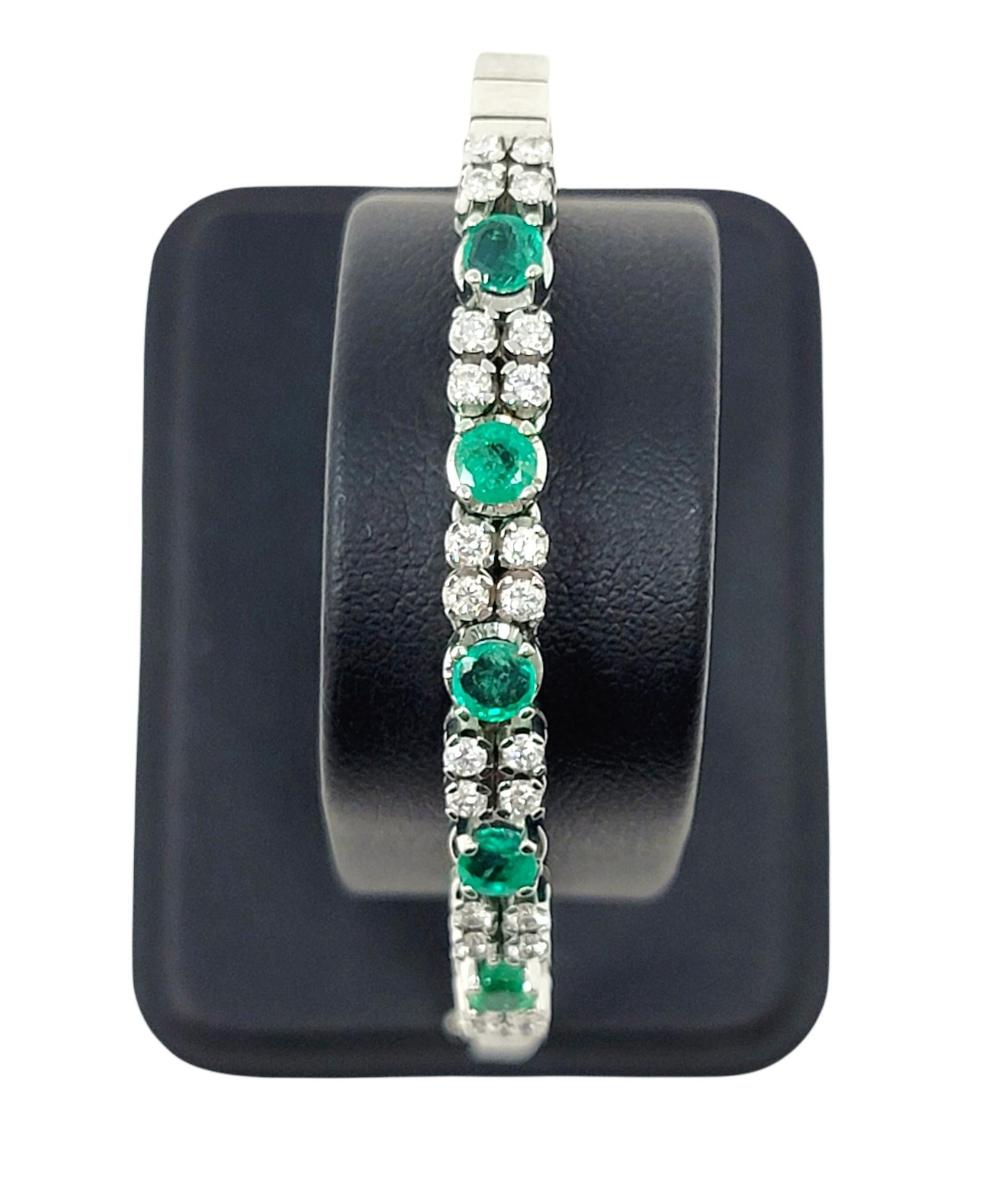 1.82 Carats Round Diamond and Emerald Link Bracelet in 18 Karat White Gold For Sale 7
