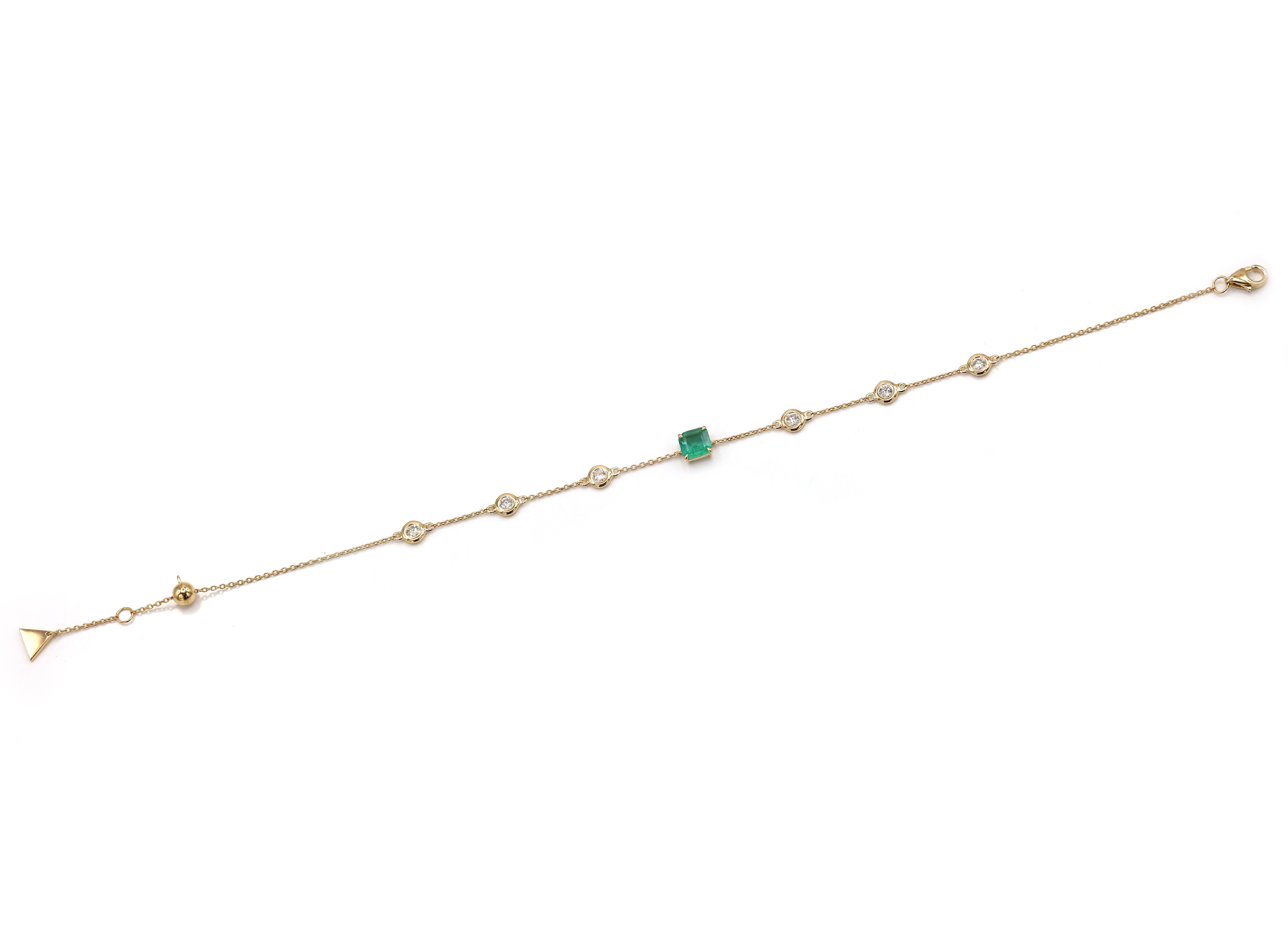 Drawing inspiration from nature, love and color, ALPENGEM presents an 18 K yellow gold chain bracelet from our emerald collection. This fine jewelry can be worn everyday and layered to create different looks. Diamonds and emeralds are in the group