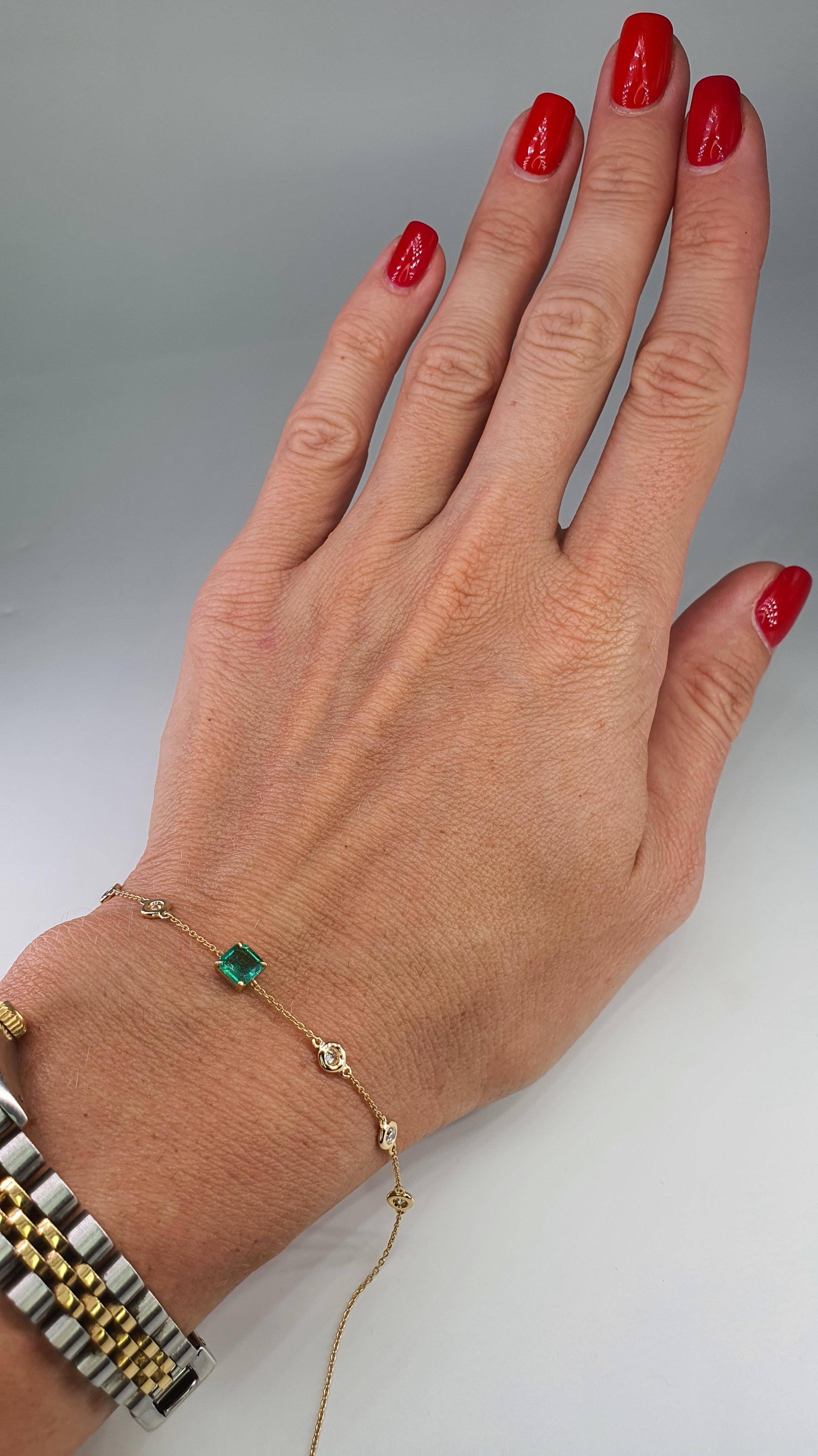 Emerald Cut 1.82 Ct Emerald Diamond 18 K Yellow Gold Bracelet For Sale
