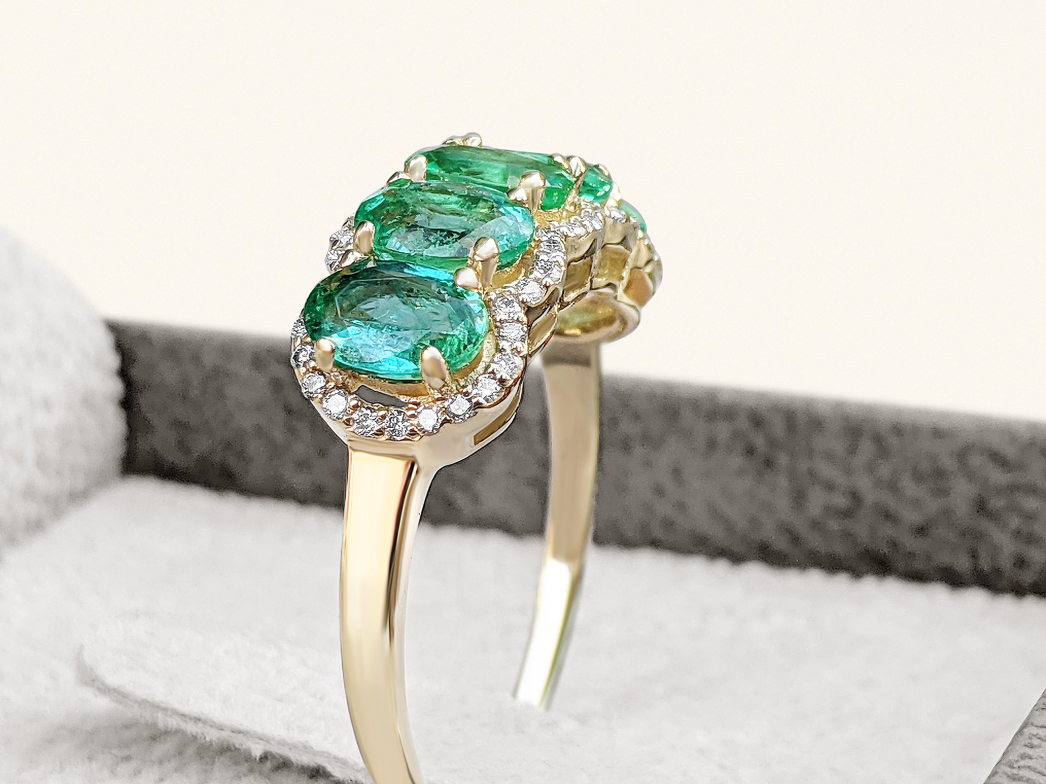 Art Deco 1.82 Ct Half Eternity Emerald & 0.20 Ct Diamonds, 14 Kt. Yellow Gold Ring