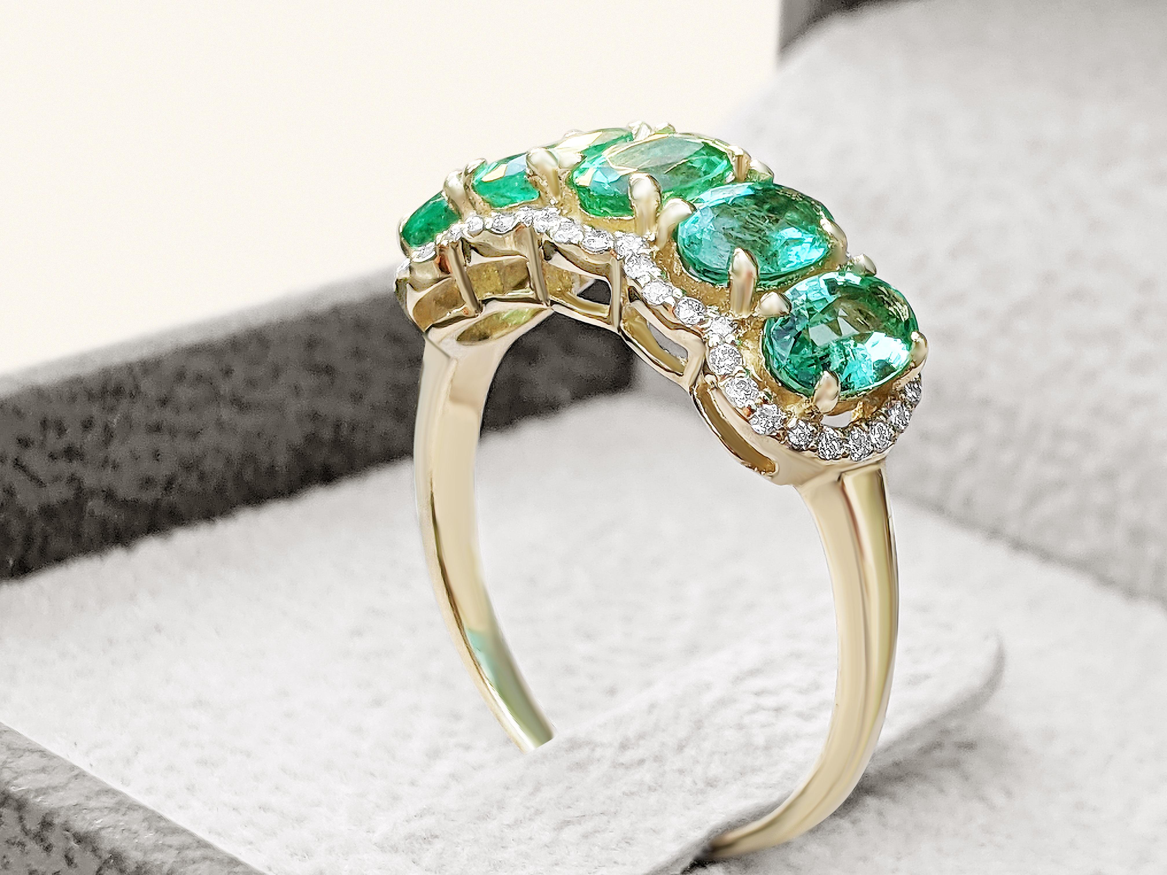 1.82 Ct Half Eternity Emerald & 0.20 Ct Diamonds, 14 Kt. Yellow Gold Ring In New Condition In Ramat Gan, IL