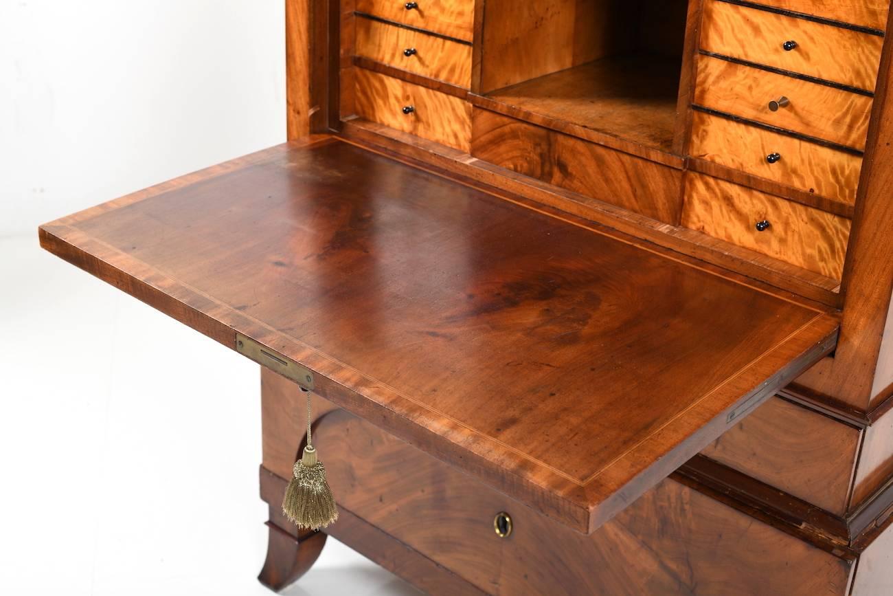 1820-1830 German Empire-Biedermeier Secretary in Mahogany and Gilded Bronze  For Sale 6