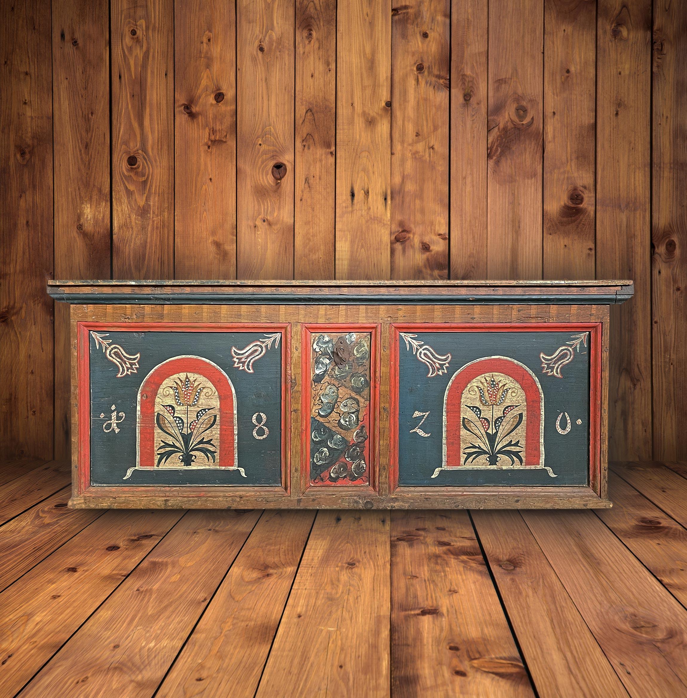1820 Blue Floral Panted Blanket Chest In Good Condition In Vo', Veneto