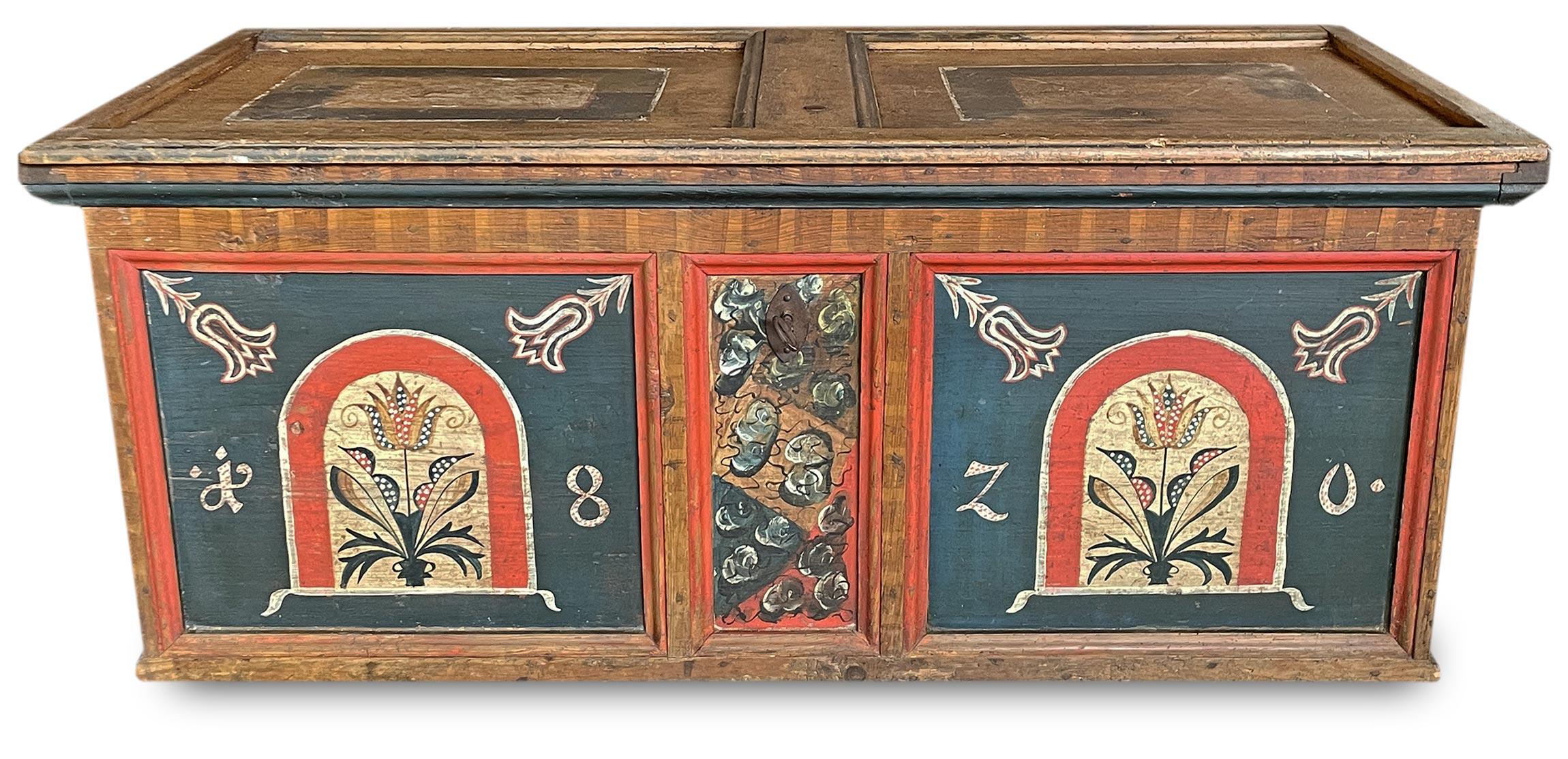Fir 1820 Blue Floral Panted Blanket Chest