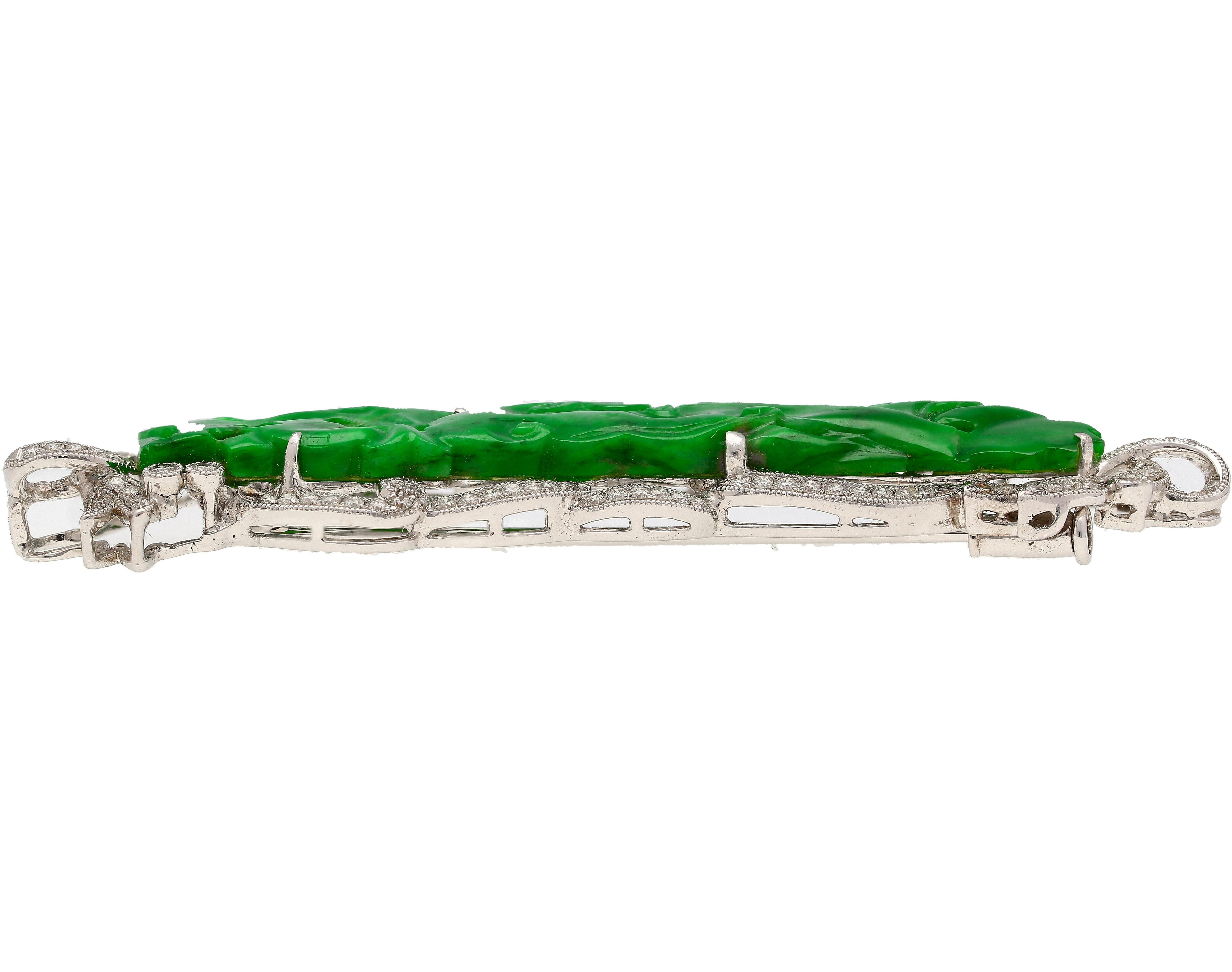 Pendentif/pièce en jadéite vert dragon sculpté de 18,20 carats, de qualité A et diamants  en vente 1