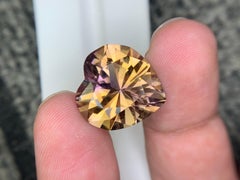 18,20 carati di ametrino naturale sfuso a forma di cuore