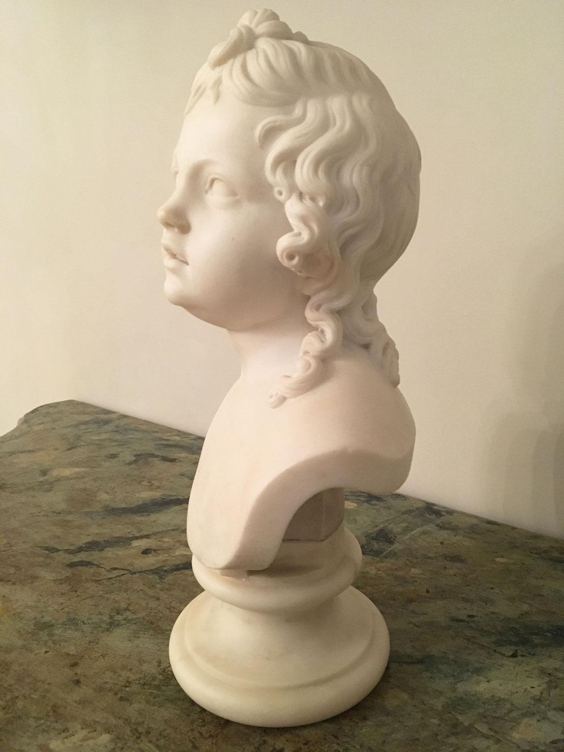 Sculpture de buste de Cupidon néoclassique en marbre blanc de l'atelier Thorvaldsen, 1820 en vente 2