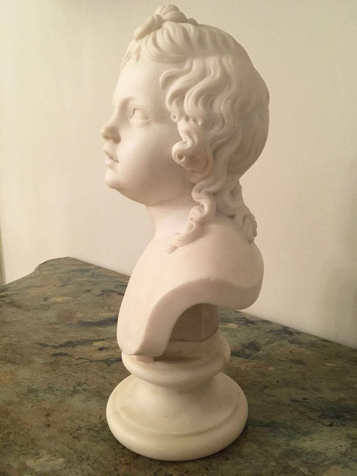Sculpture de buste de Cupidon néoclassique en marbre blanc de l'atelier Thorvaldsen, 1820 en vente 3