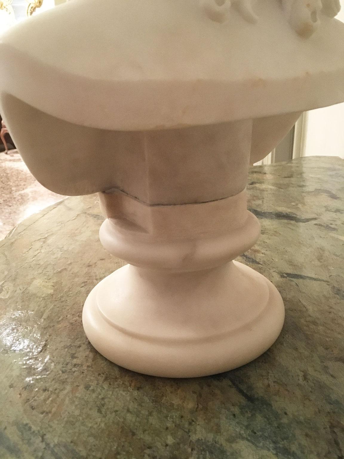 Sculpture de buste de Cupidon néoclassique en marbre blanc de l'atelier Thorvaldsen, 1820 en vente 4
