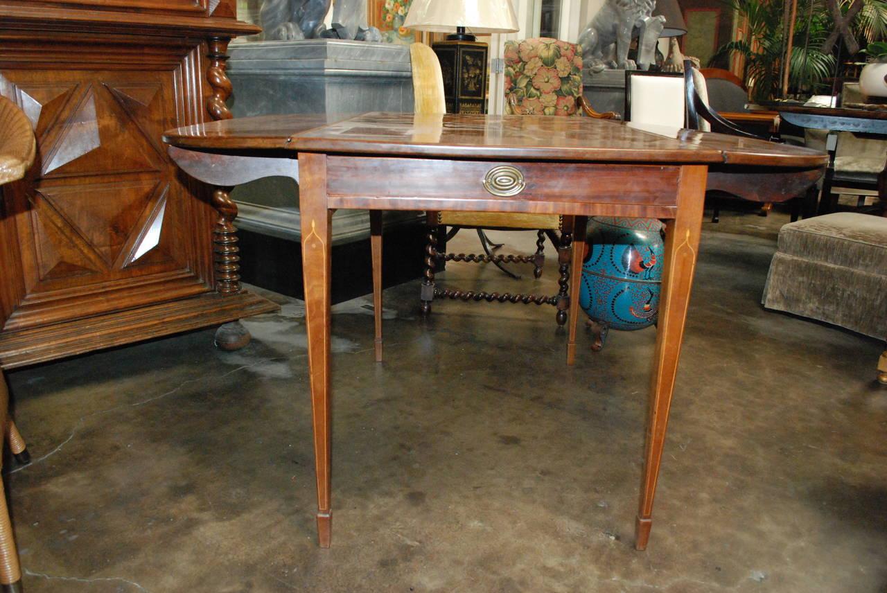 1820 English Mahogany Empire Style Pembroke Table In Good Condition For Sale In Pasadena, CA
