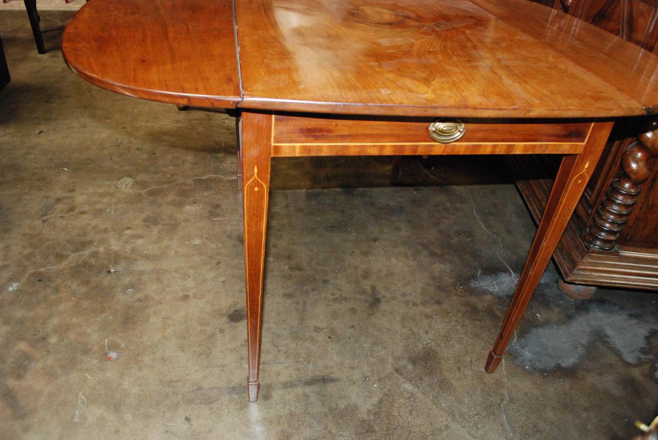 1820 English Mahogany Empire Style Pembroke Table For Sale 1