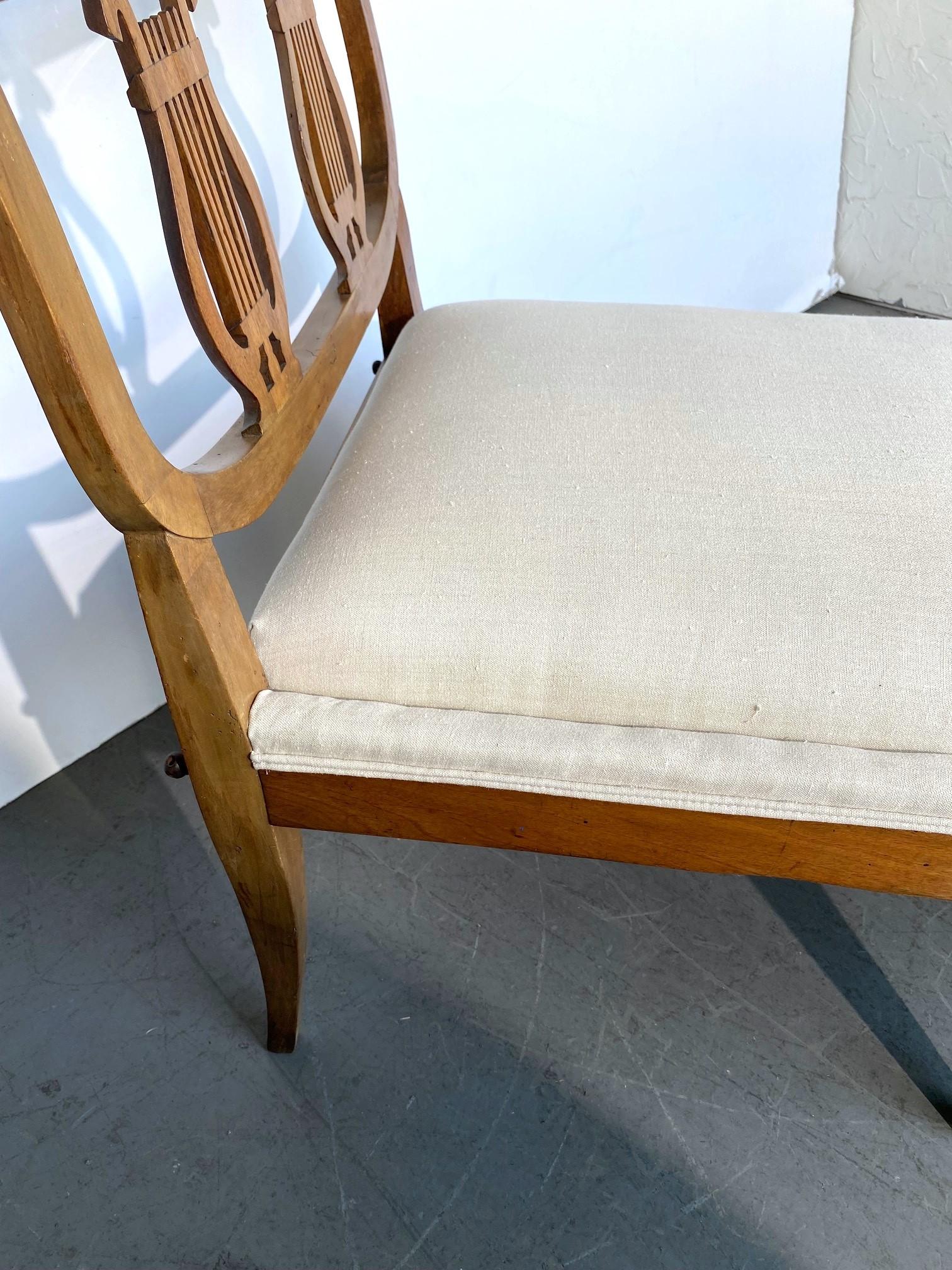 XIX secolo Panca francese del 1820 in legno di frutta in stile Regency in vendita