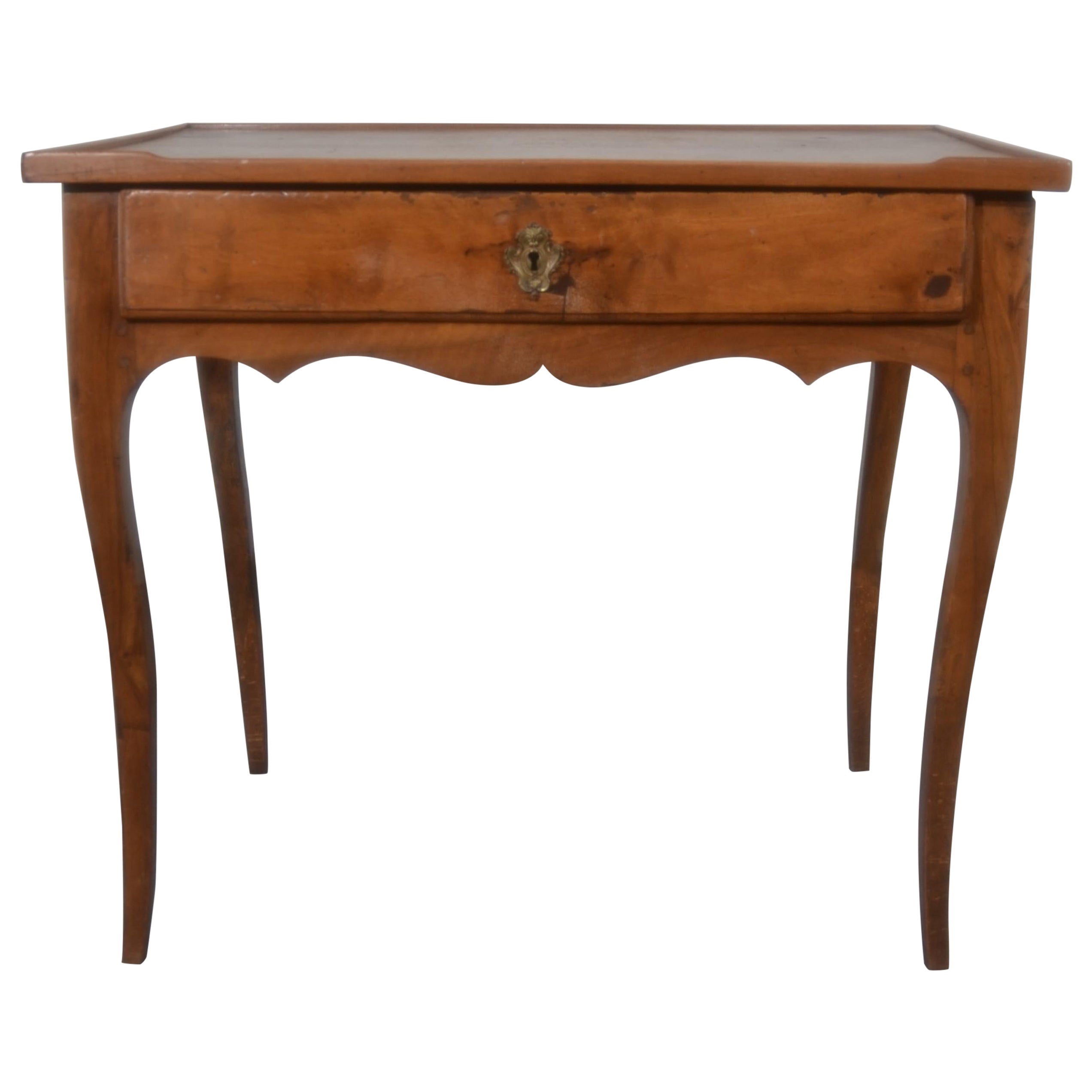 Mesa con tapa de cuero estilo Luis XV de 1820