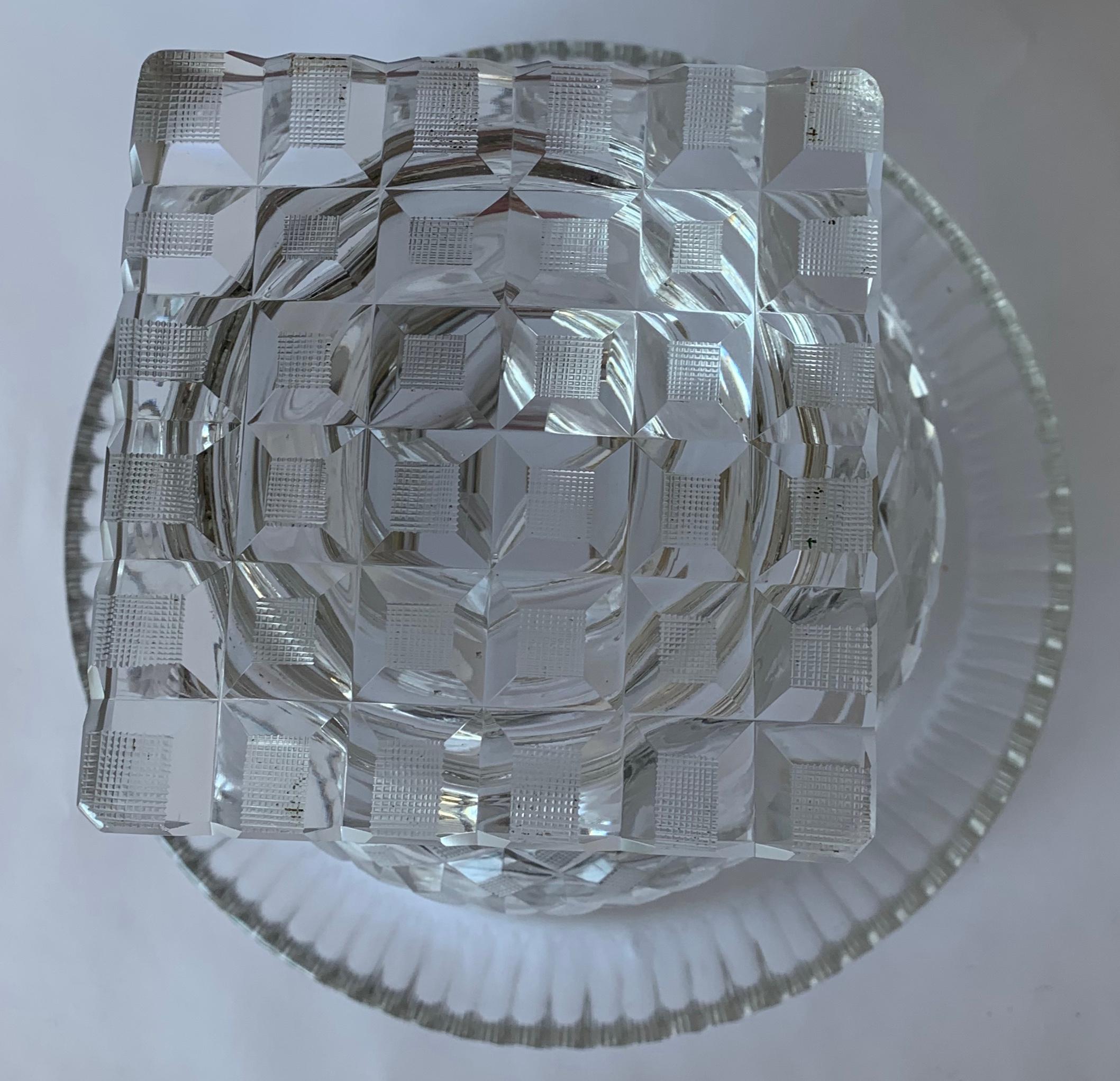 1820s Anglo-Irish Cut Crystal Rolled Edge Footed Bowl For Sale 2