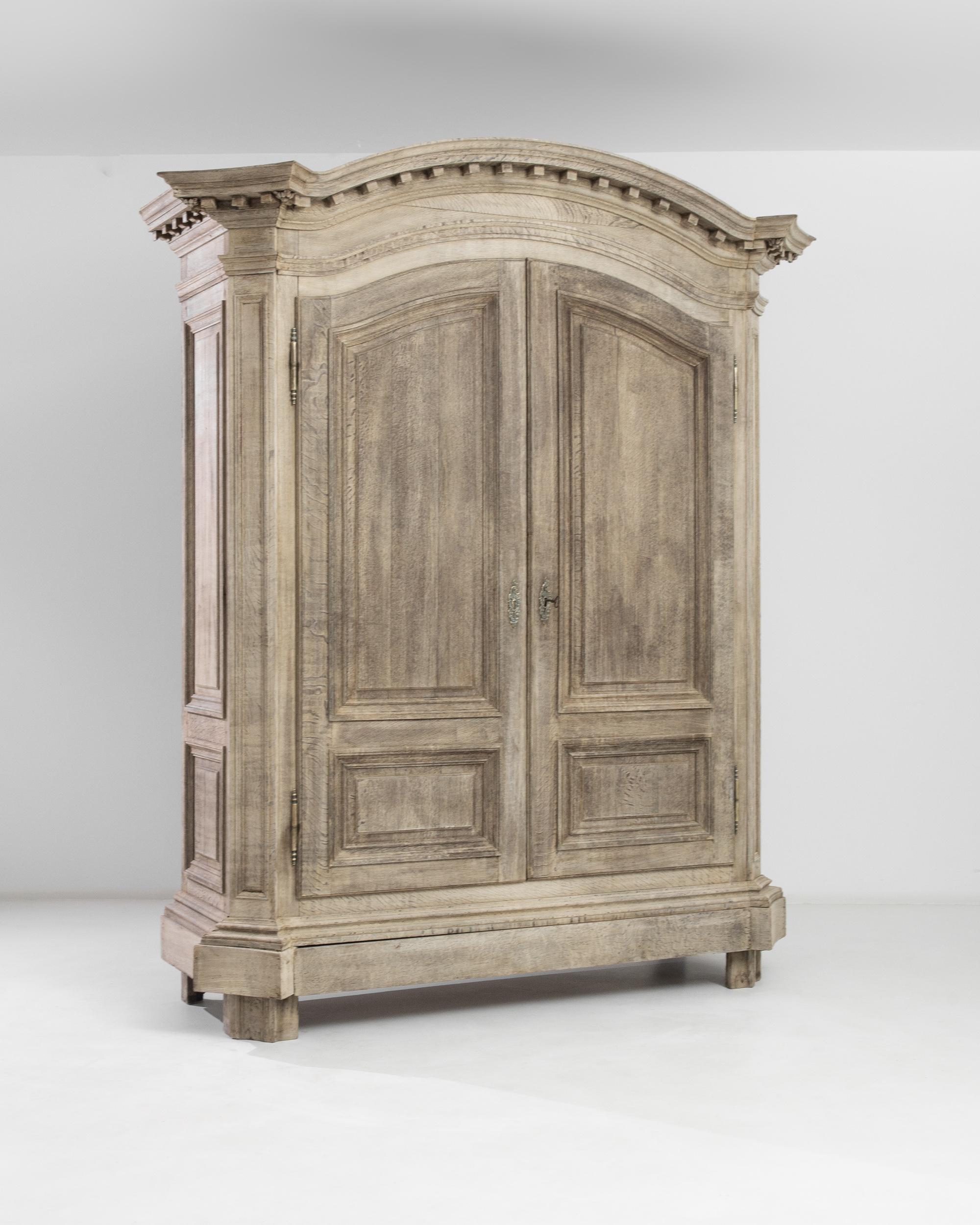 1820s Belgian Bleached Oak Armoire In Good Condition For Sale In High Point, NC