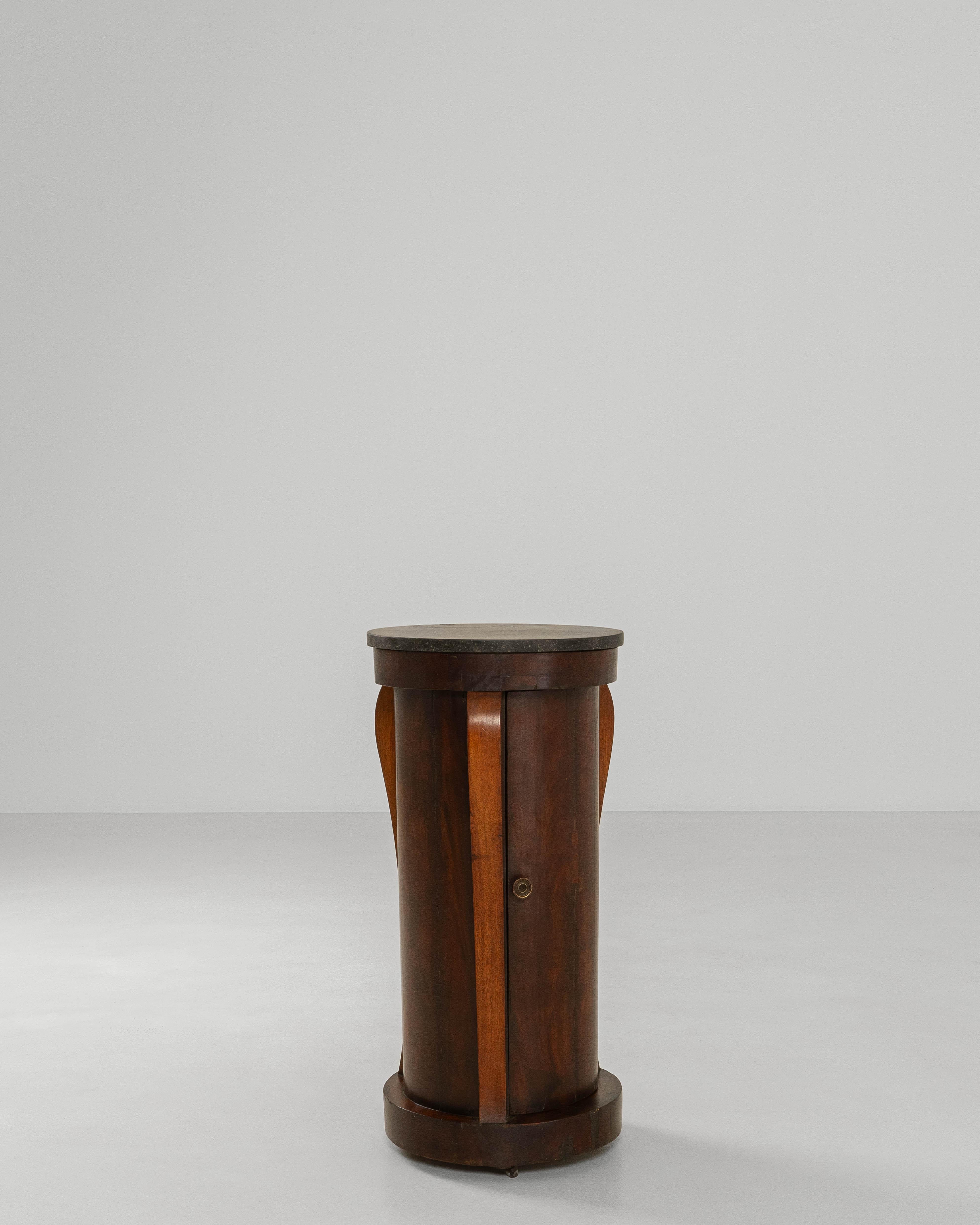 1820s Belgian Empire Mahogany Cabinet With Marble Top im Angebot 8