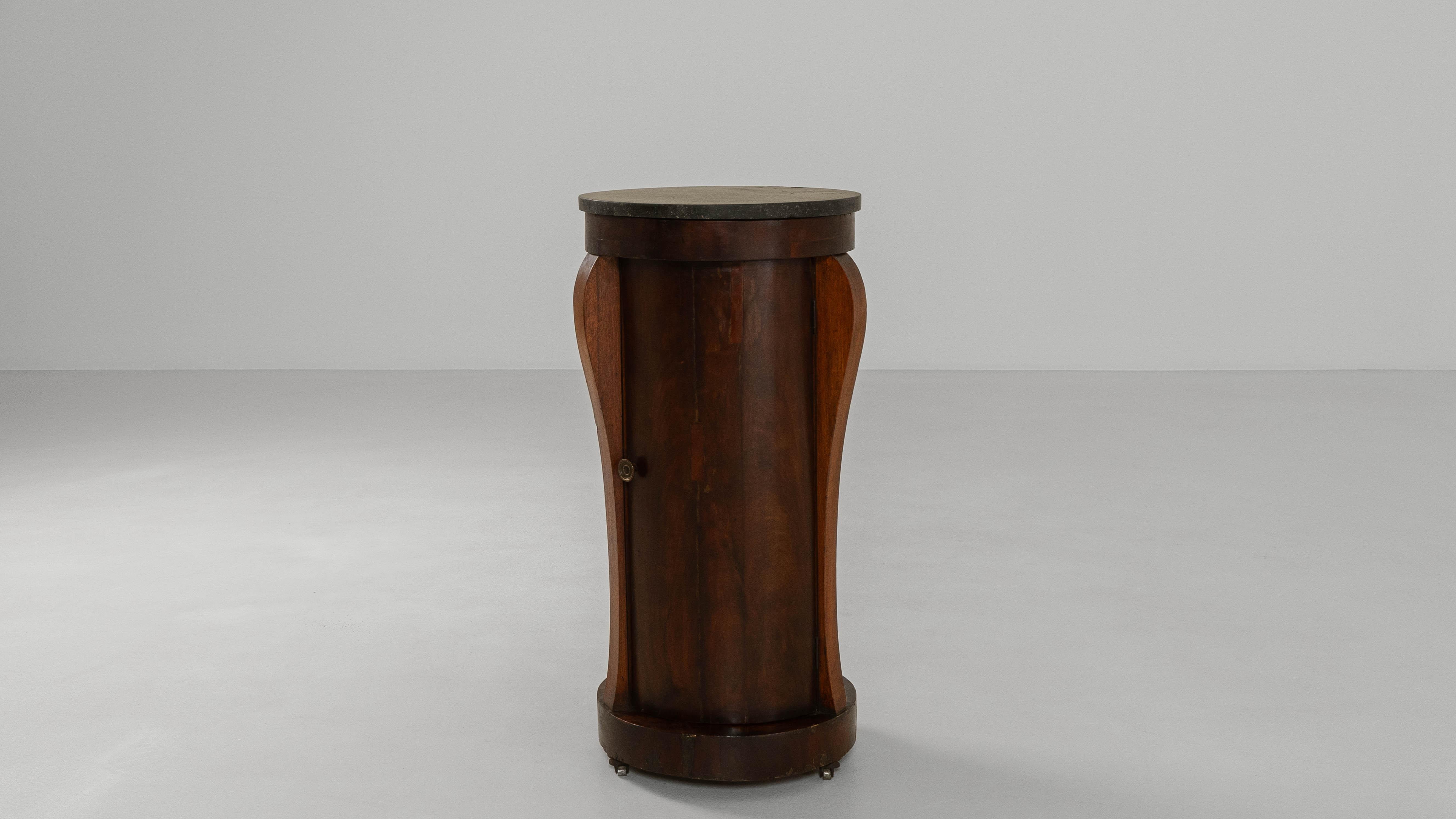 1820s Belgian Empire Mahogany Cabinet With Marble Top (Marmor) im Angebot