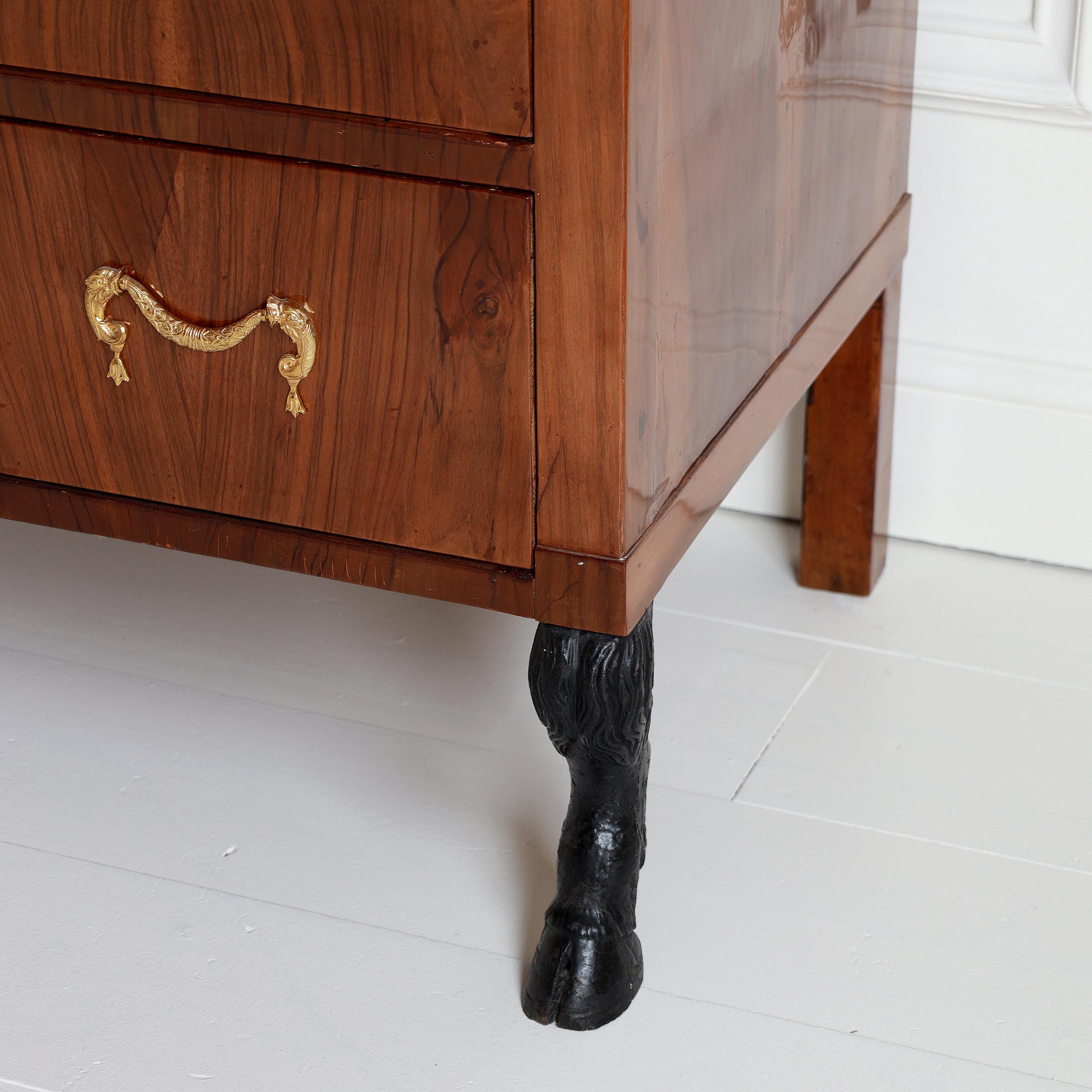 Ebanizzato Cassettone Biedermeier del 1820 in vendita