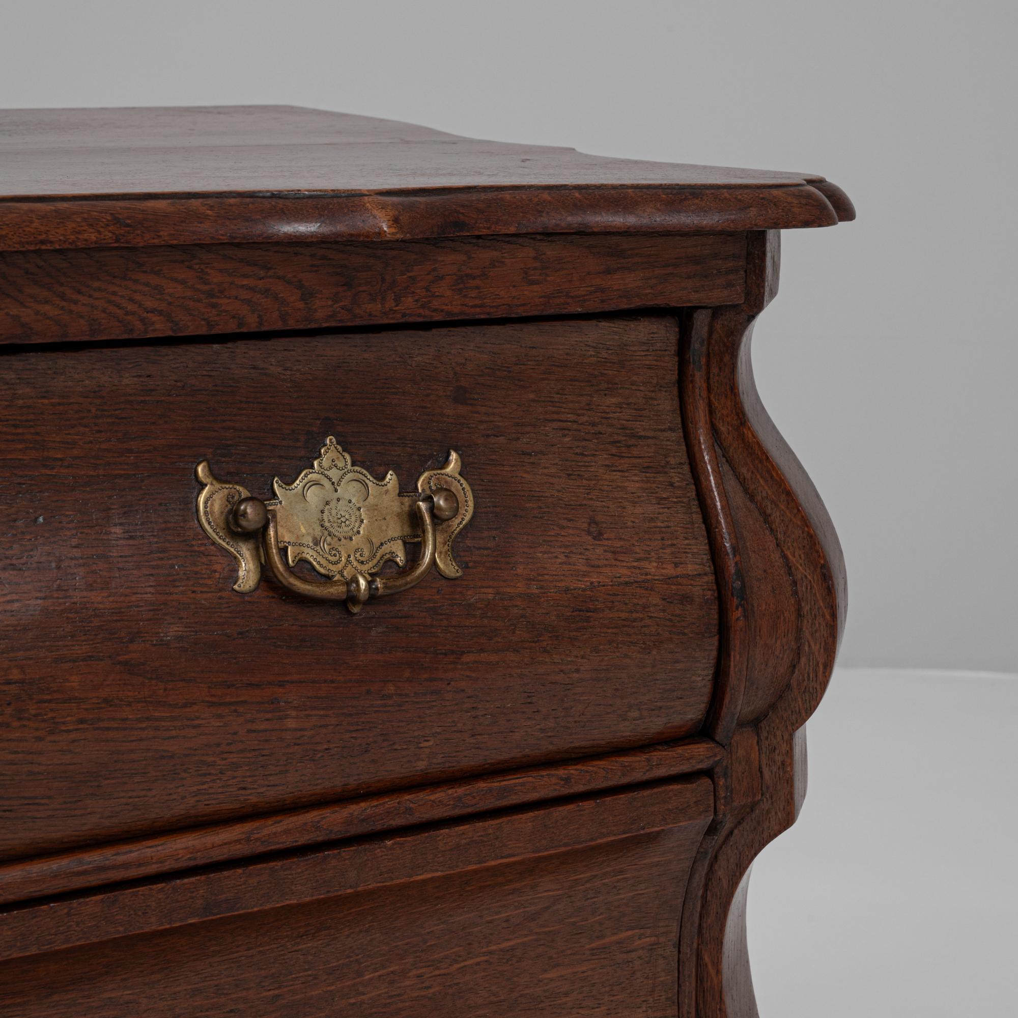 Cómoda de caoba barroca holandesa de 1820 en venta 4