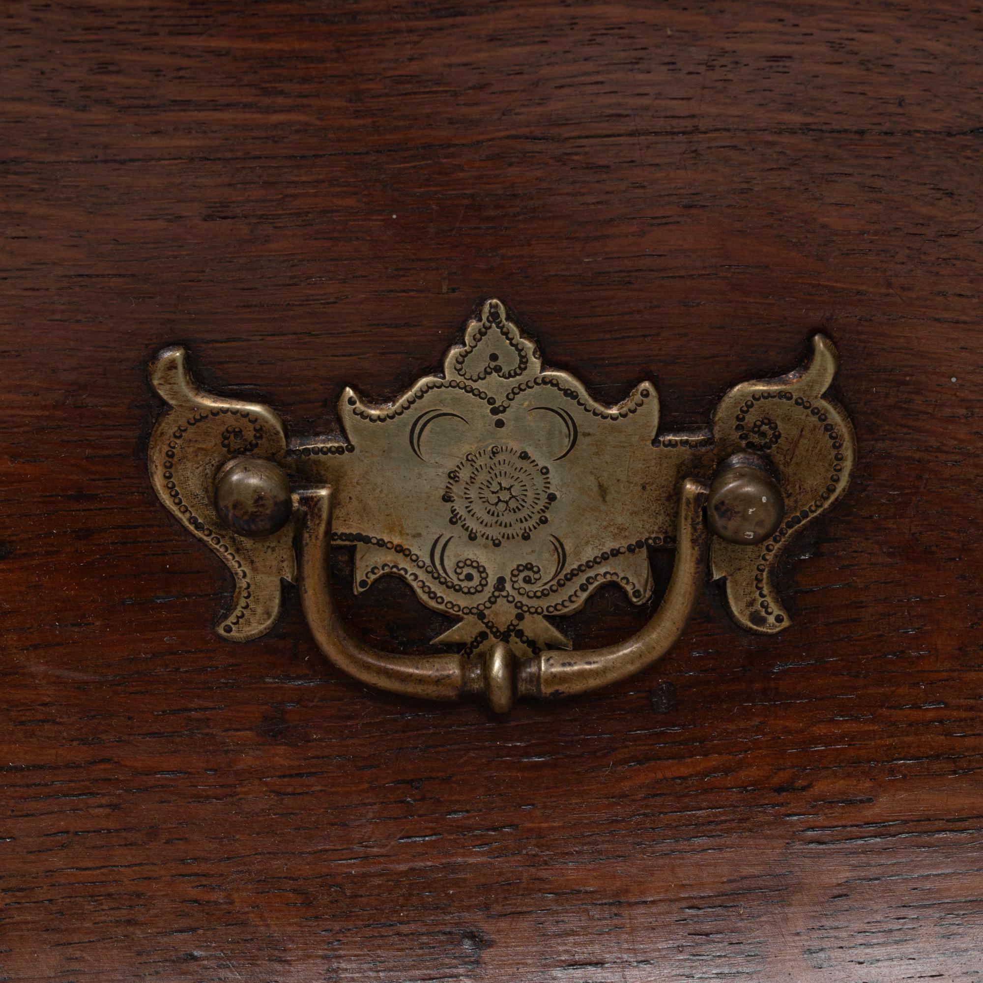 Cómoda de caoba barroca holandesa de 1820 en venta 5