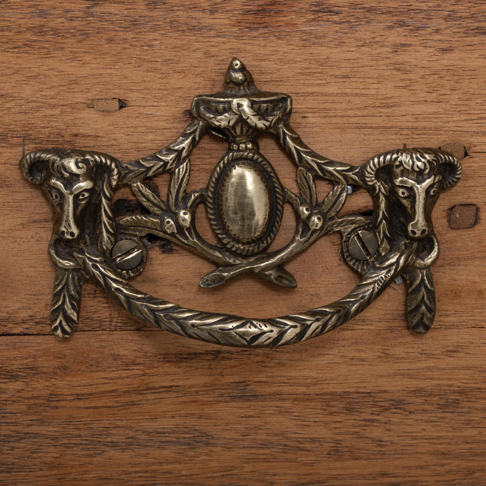 Cassettiera olandese in legno con bombe del 1820 7