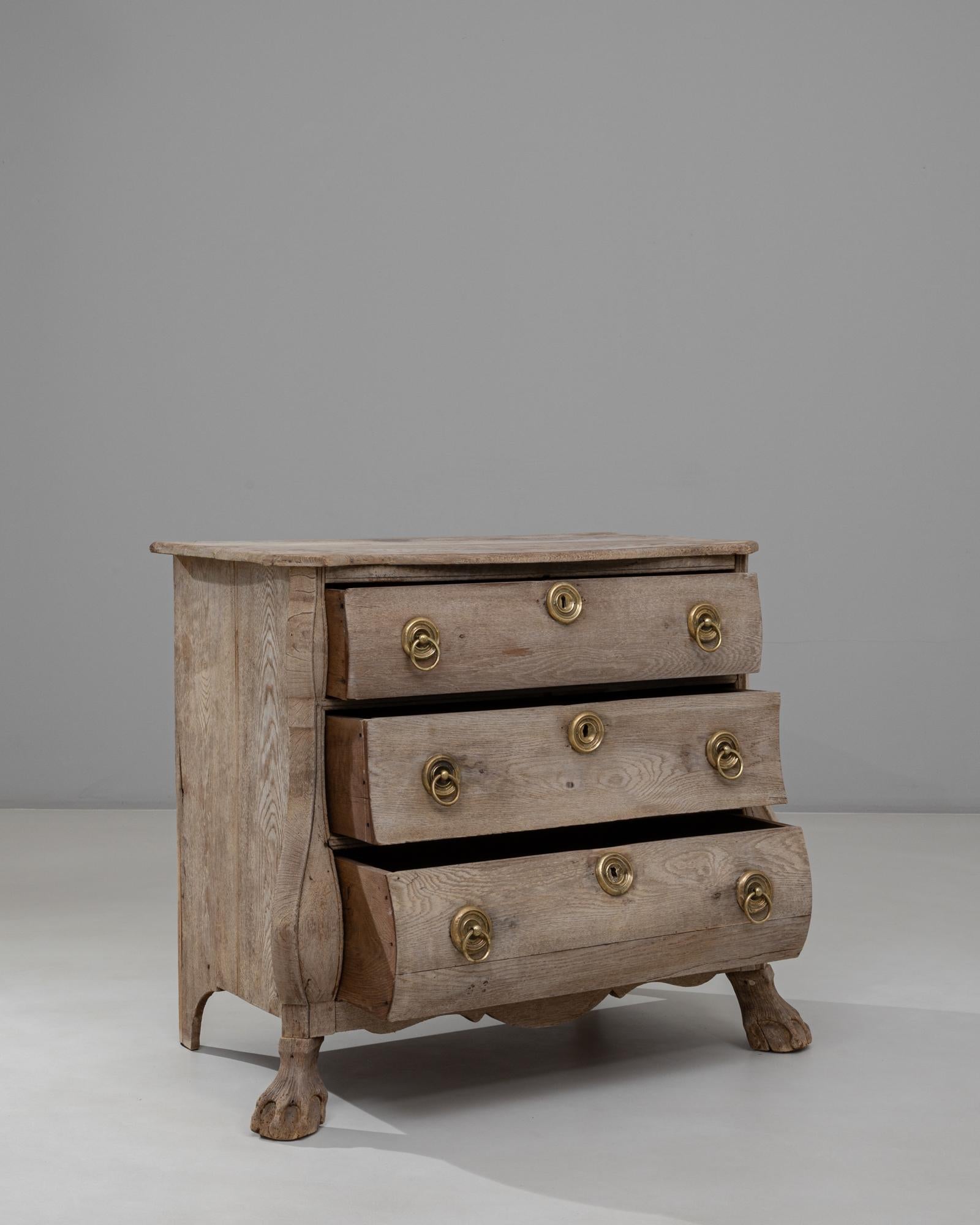 Cassettiera a bombe in Oak olandese del 1920 in vendita 4