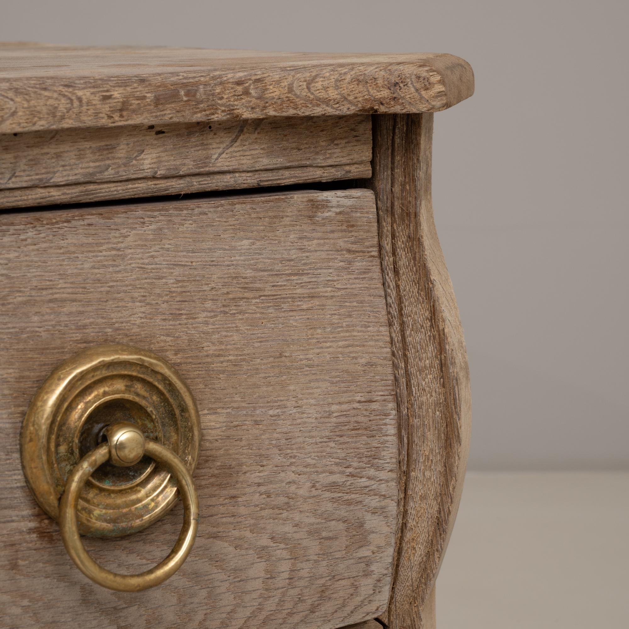 Cassettiera a bombe in Oak olandese del 1920 in vendita 6