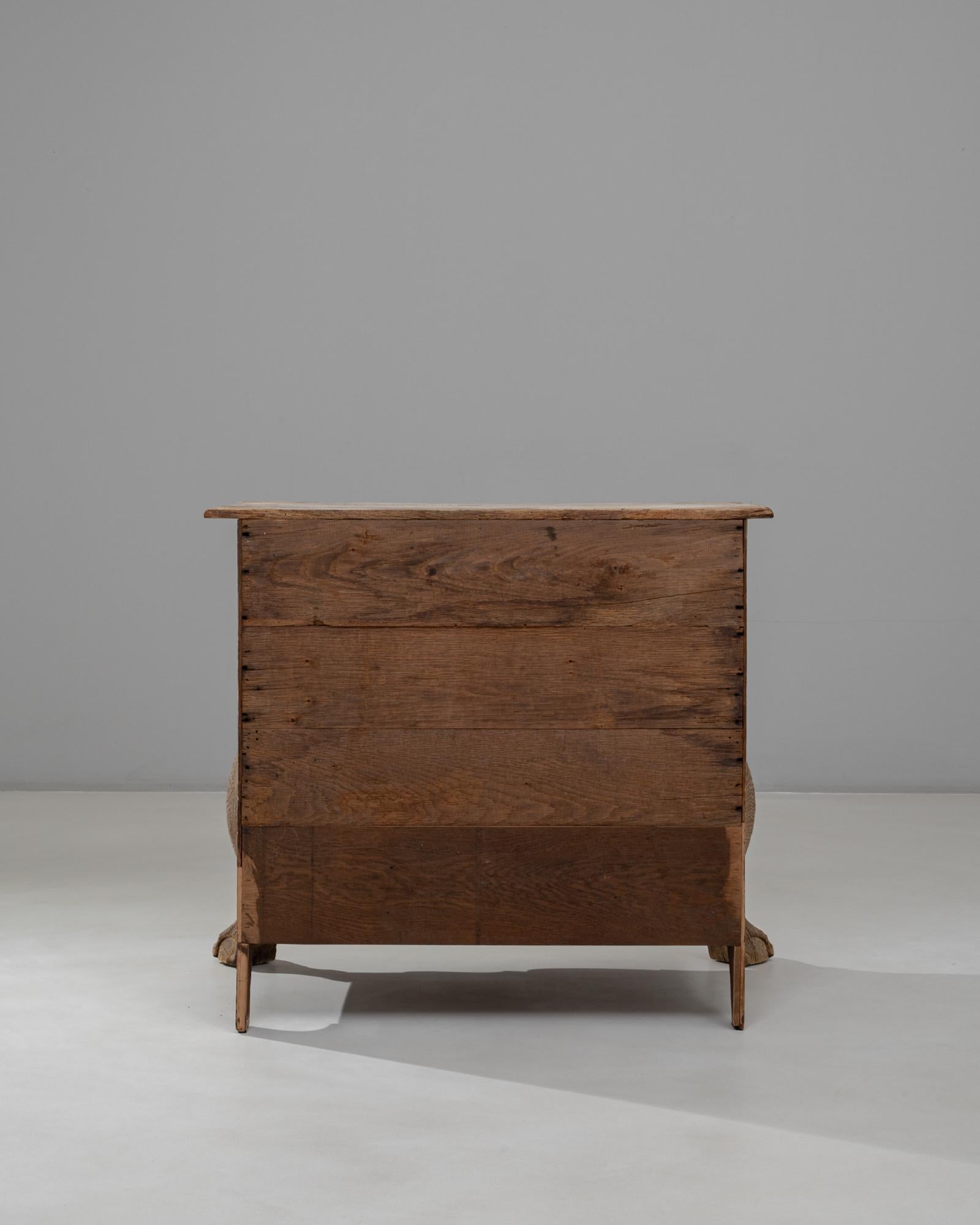 Cassettiera a bombe in Oak olandese del 1920 in vendita 10